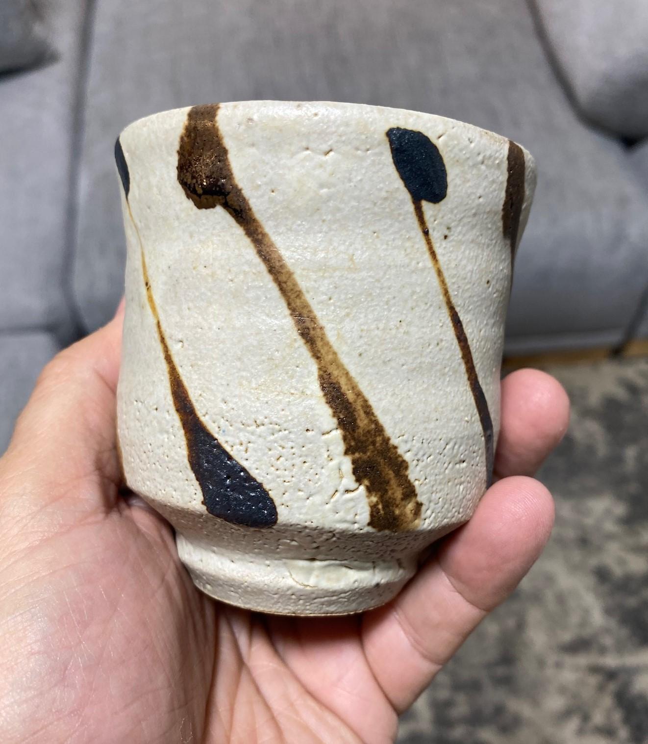 Tasse à thé Yunomi en poterie japonaise Mingei Nuka Glaze Shoji Hamada avec boîte signée en vente 6