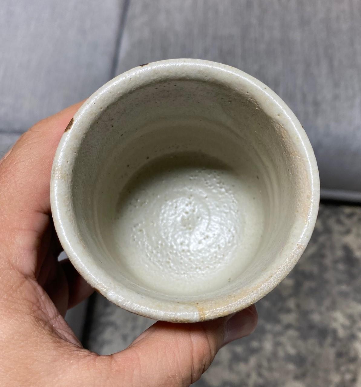 Tasse à thé Yunomi en poterie japonaise Mingei Nuka Glaze Shoji Hamada avec boîte signée en vente 7
