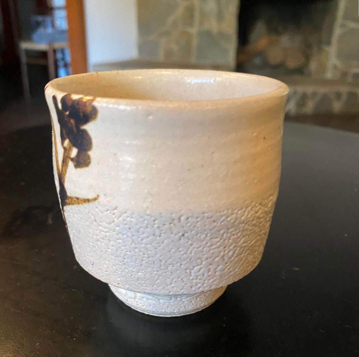 Smaltato Tazza da tè Yunomi in ceramica giapponese Shoji Hamada Mingei Nuka Glaze con scatola firmata in vendita