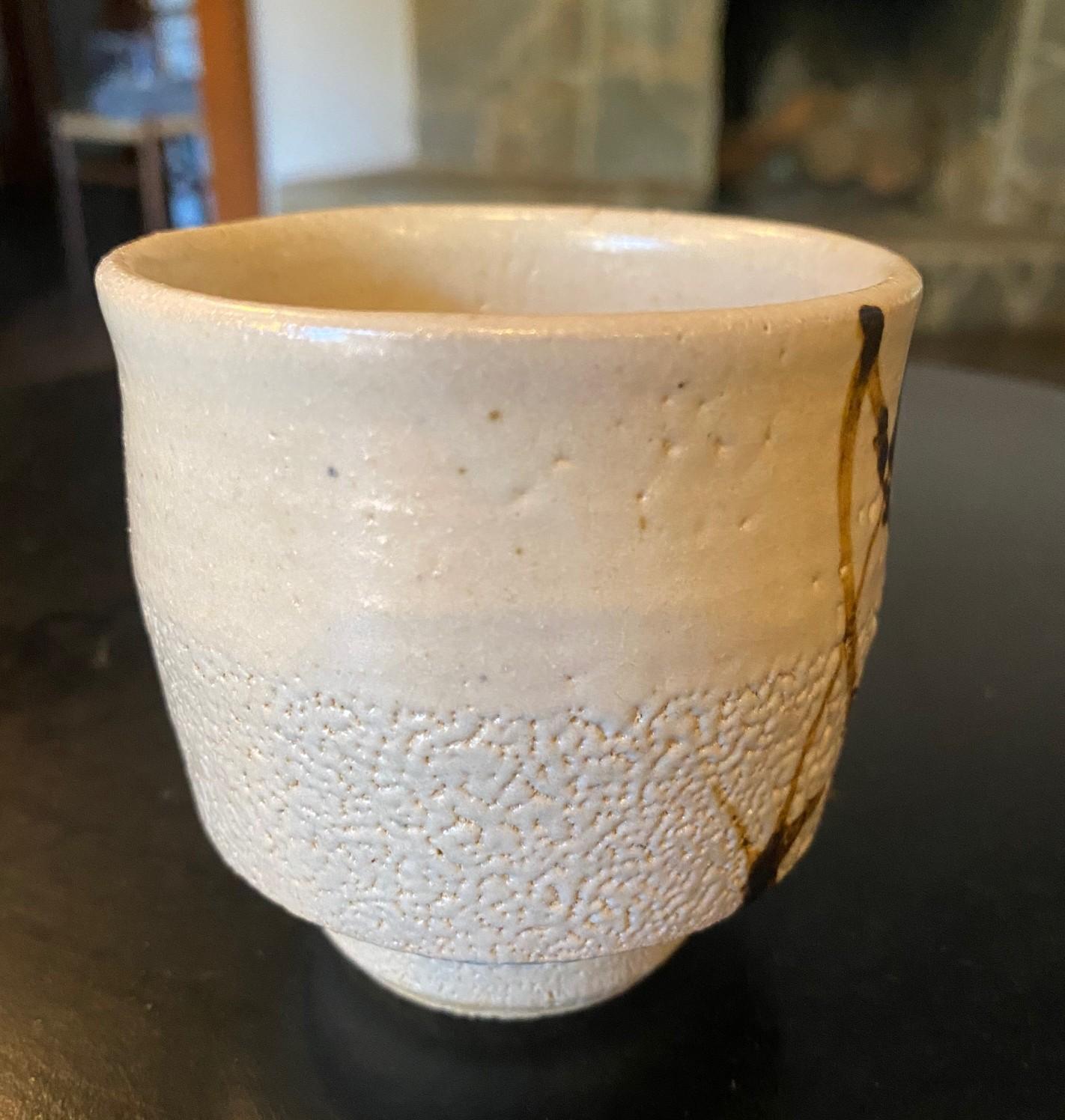 Tazza da tè Yunomi in ceramica giapponese Shoji Hamada Mingei Nuka Glaze con scatola firmata In condizioni buone in vendita a Studio City, CA