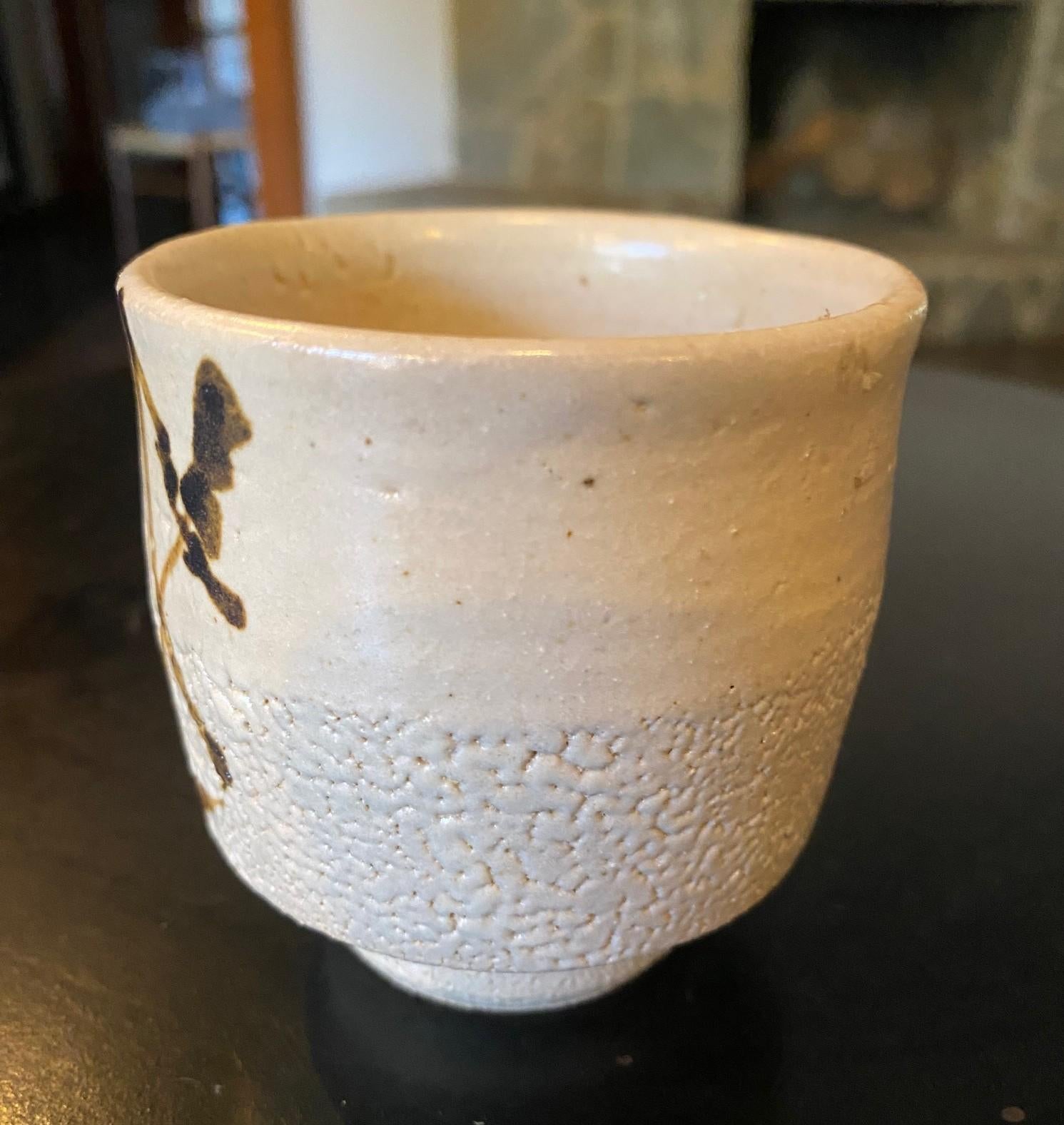 Terracotta Tazza da tè Yunomi in ceramica giapponese Shoji Hamada Mingei Nuka Glaze con scatola firmata in vendita