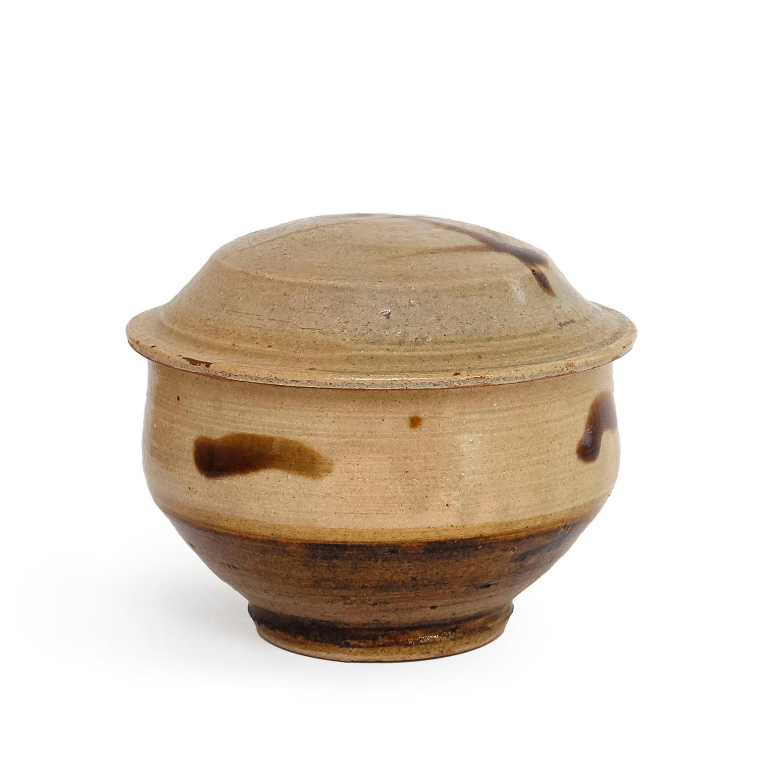 Lidded Jar with Signed Box by Shoji Hamada (INV# NP3626) For Sale 1