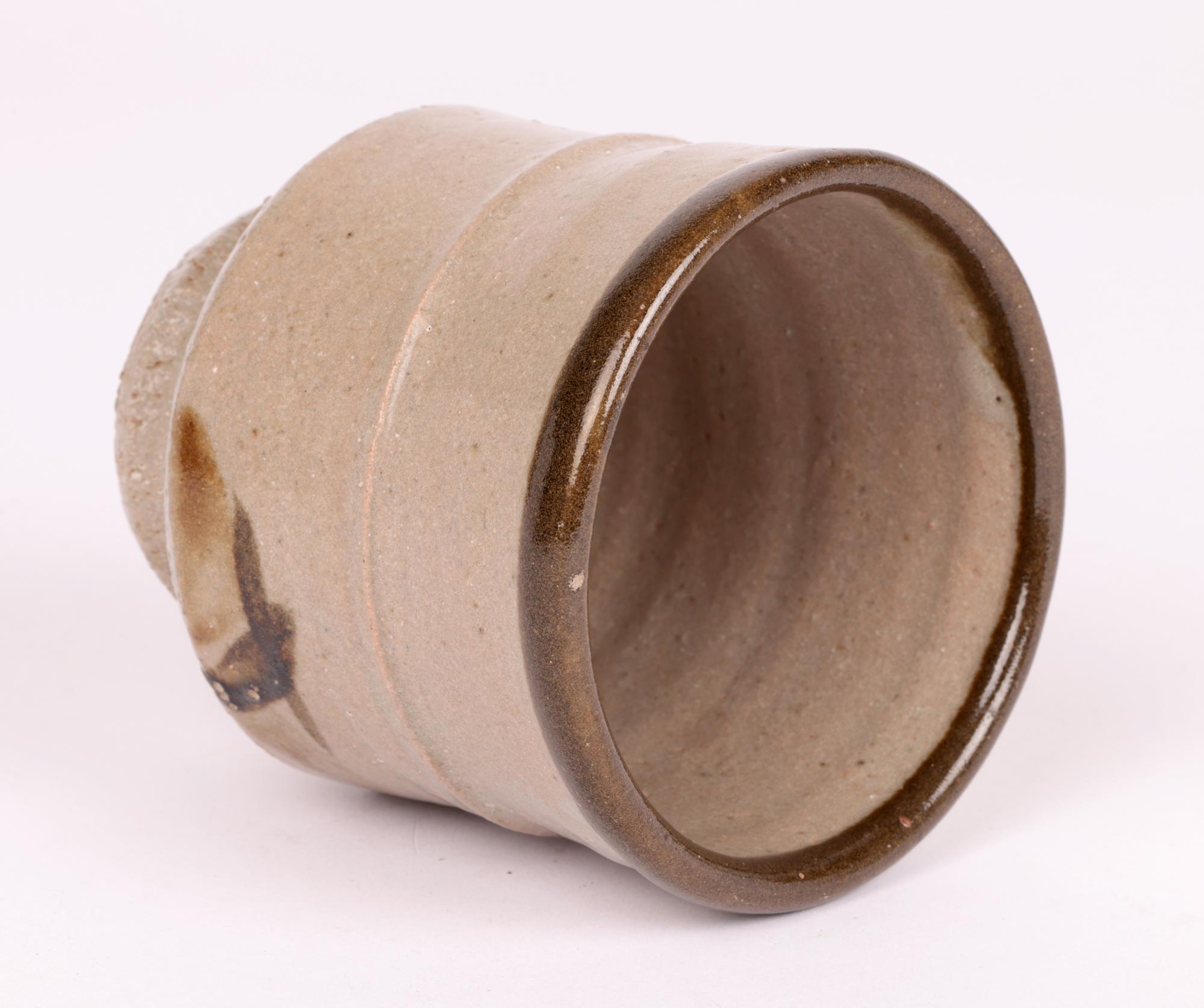 Fait main Shoji Hamada Studio Pottery Yunomi avec motif brossé en vente