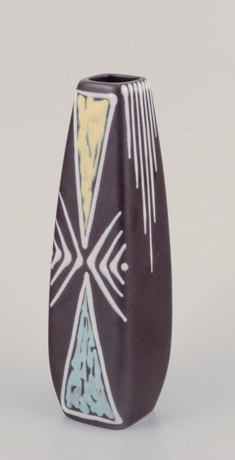 Danois Søholm, Bornholm. Deux vases en céramique Design moderniste des années 1960/70 en vente