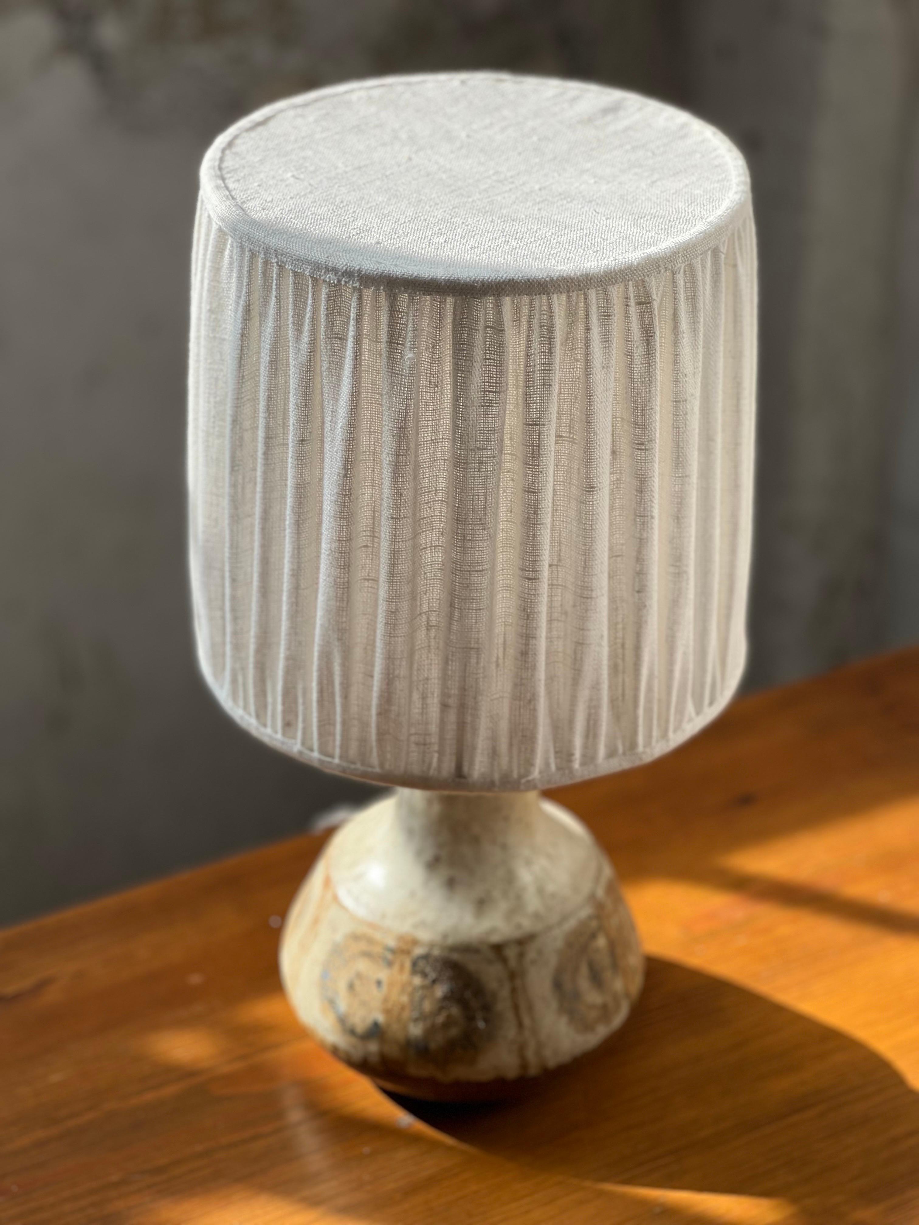 Scandinavo moderno Søholm ceramic lamps H42 cm,  made in Denmark 1960's new handmade shade
