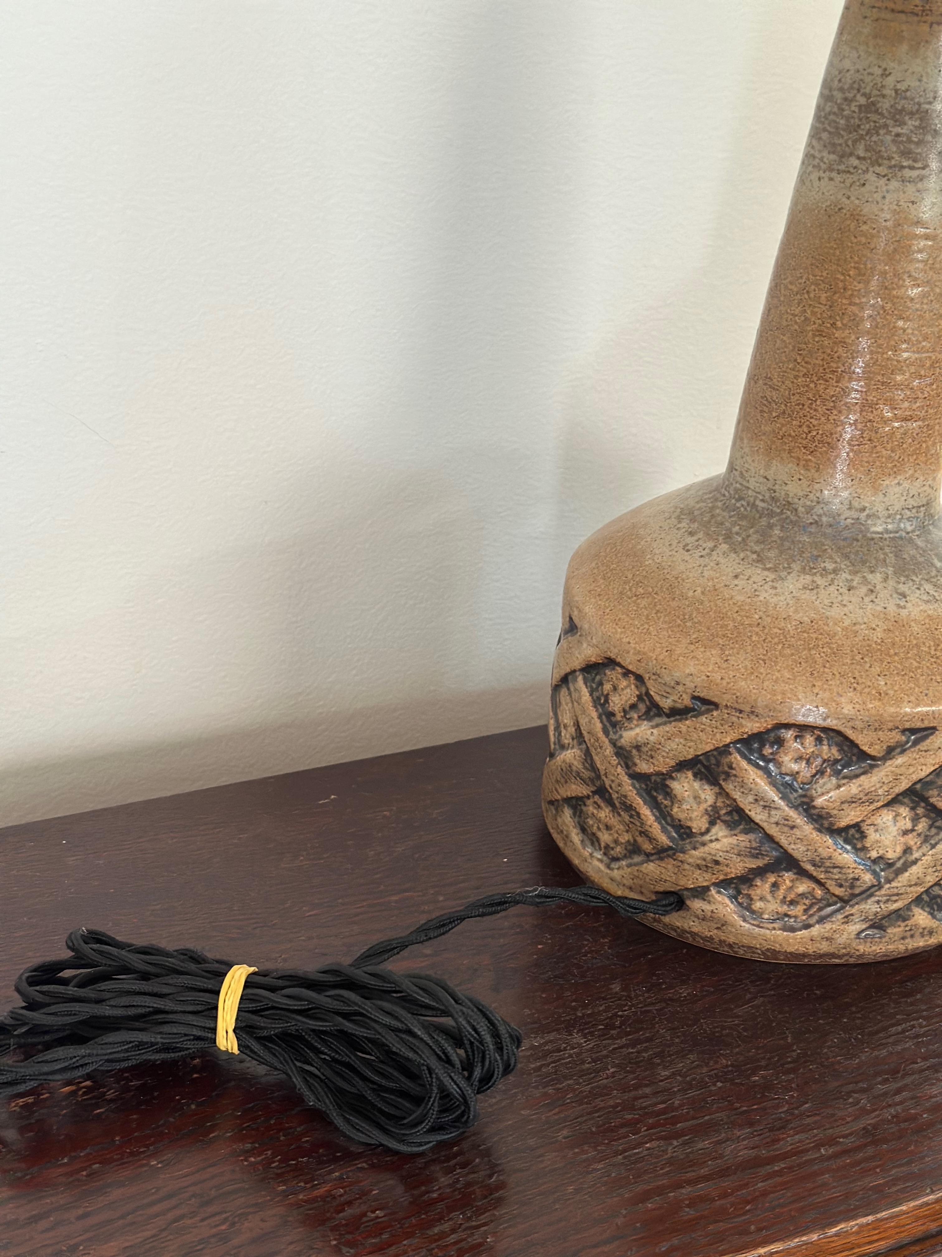 Grès Grande lampe de table en grès de Søholm, marron. 1960s. en vente