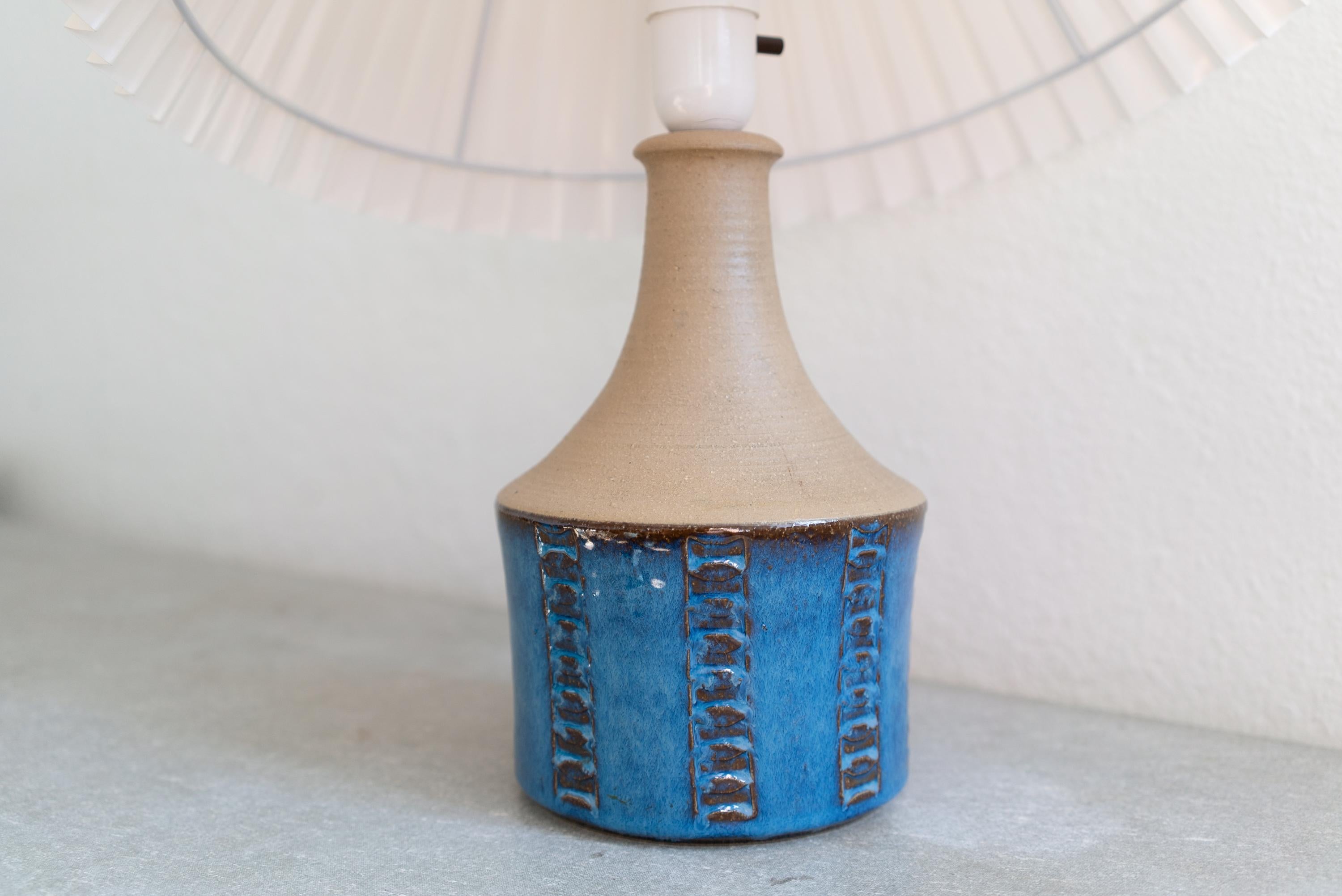 Mid-Century moderno Søholm Stentøj, Lampada da tavolo in ceramica, Danimarca, 1960 Maria Philippi in vendita