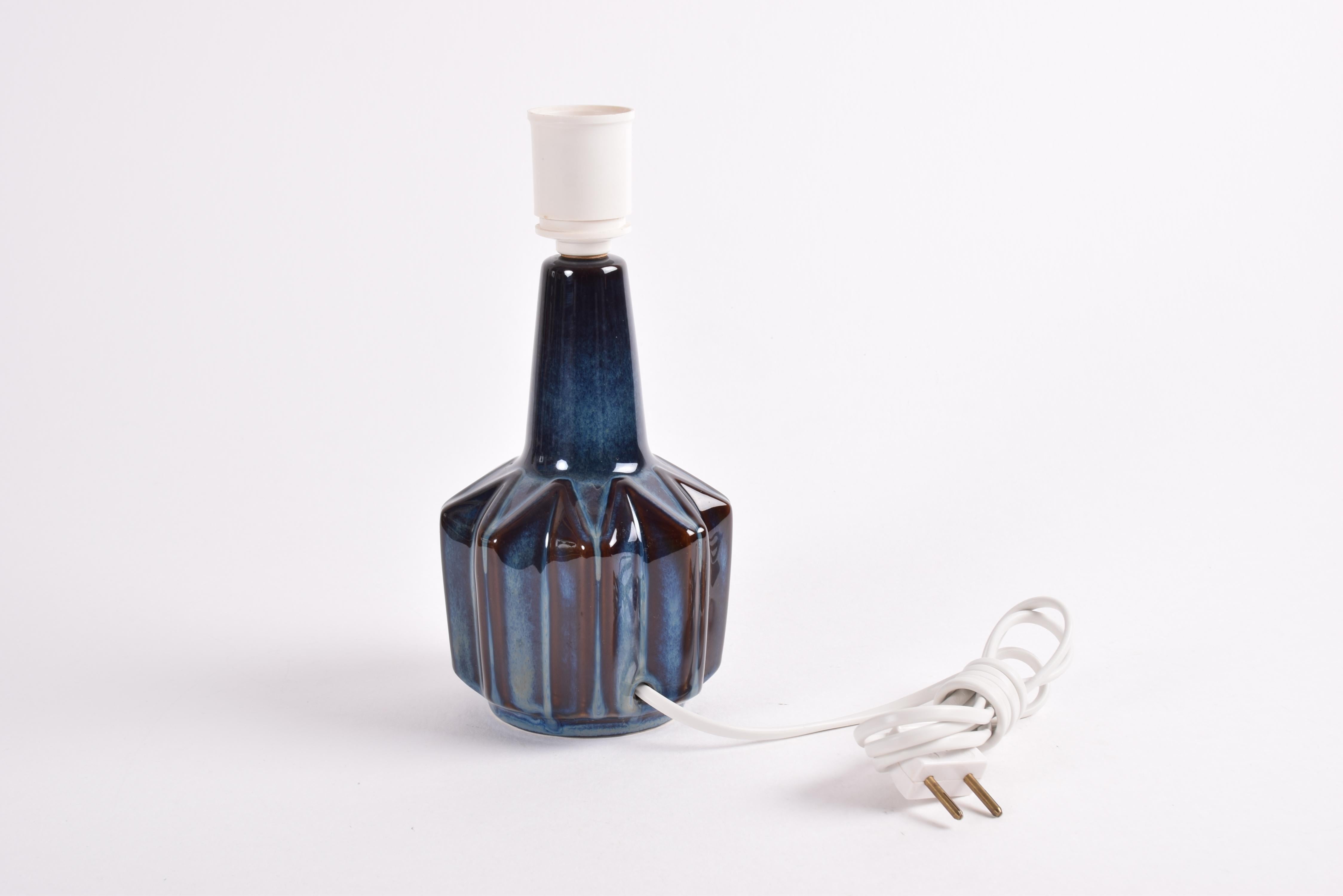 Søholm Stentøj Small Sculptural Blue Table Lamp by Einar Johansen, Danish 1960s In Good Condition For Sale In Silkeborg, Silkeborg