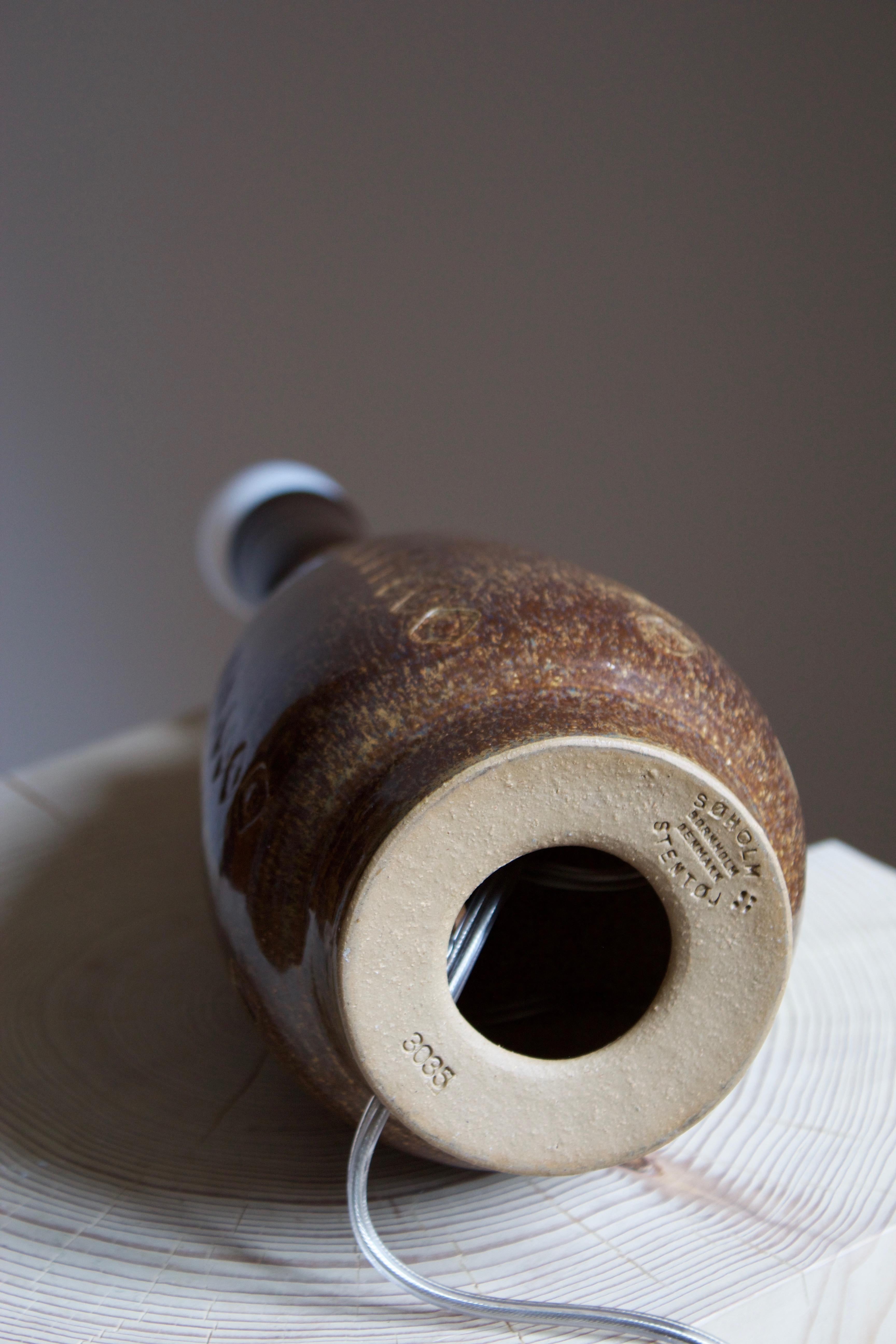 Søholm Stentøj, Table Lamp, Glazed incised Stoneware, Bornholm, Denmark, 1960s In Good Condition In High Point, NC