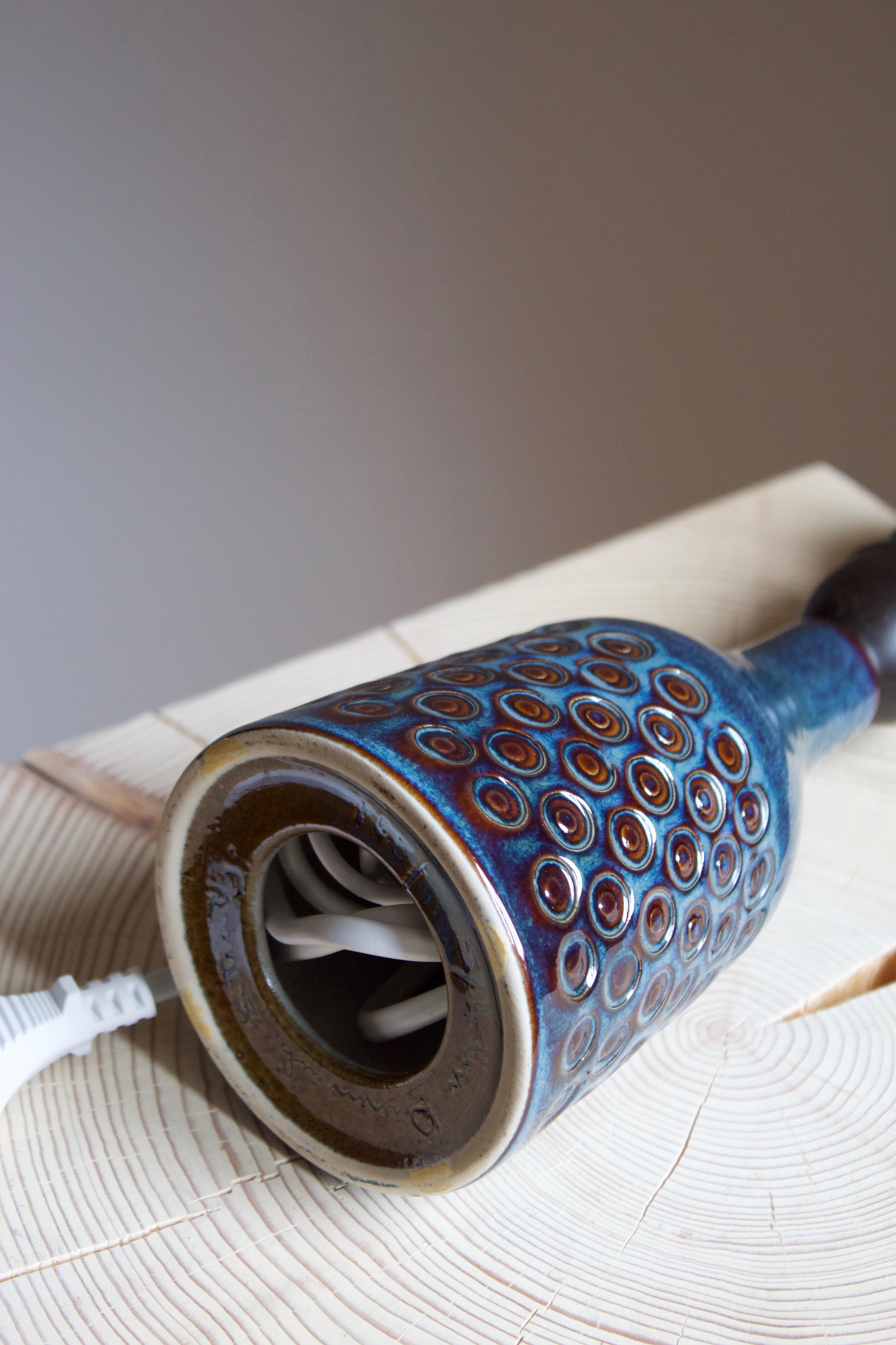 Søholm Stentøj, Table Lamp, Glazed Incised Stoneware, Bornholm, Denmark, 1960s In Good Condition In High Point, NC