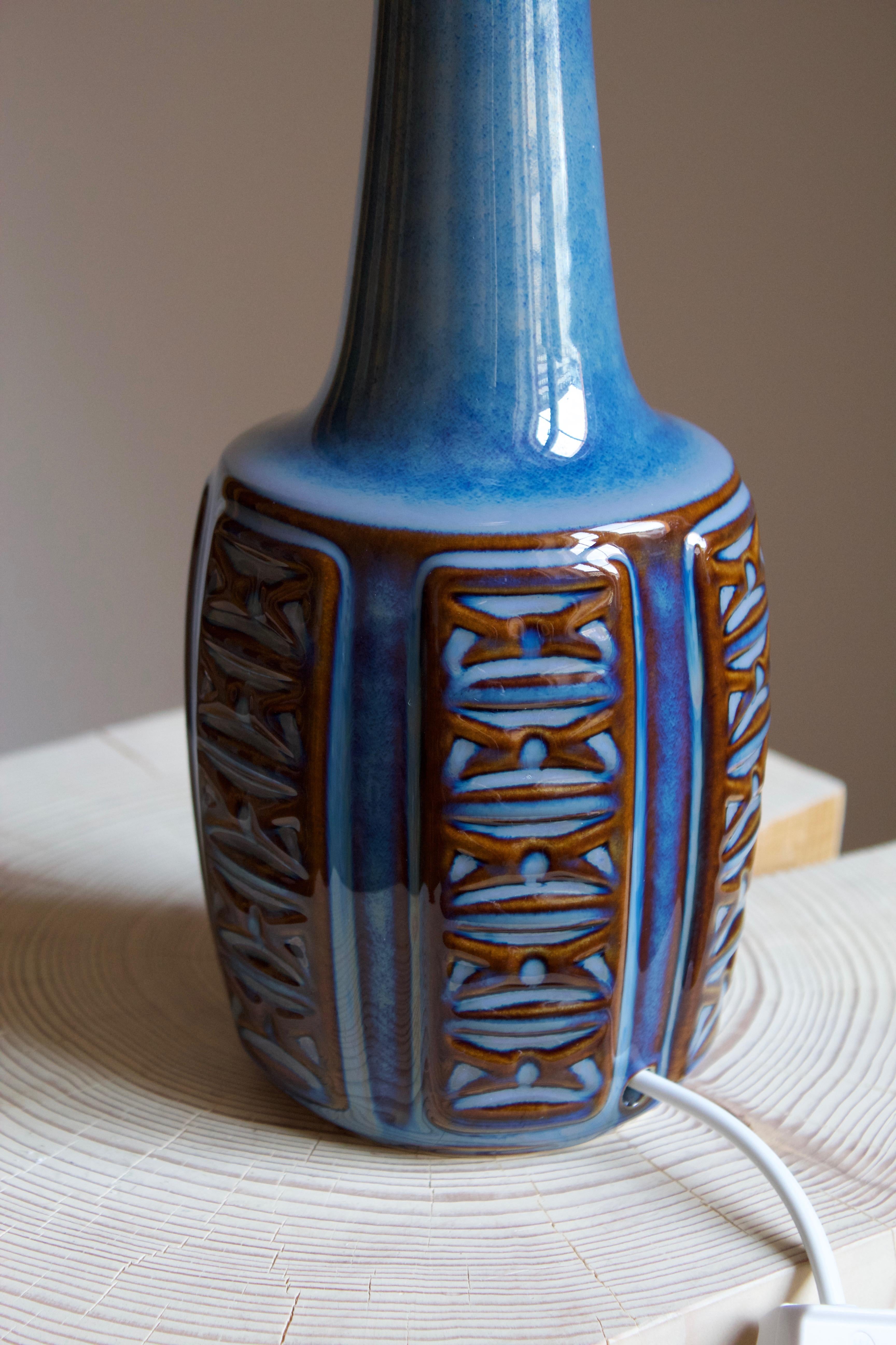 Søholm Stentøj, Table Lamp, Glazed Incised Stoneware, Bornholm, Denmark, 1960s In Good Condition In High Point, NC