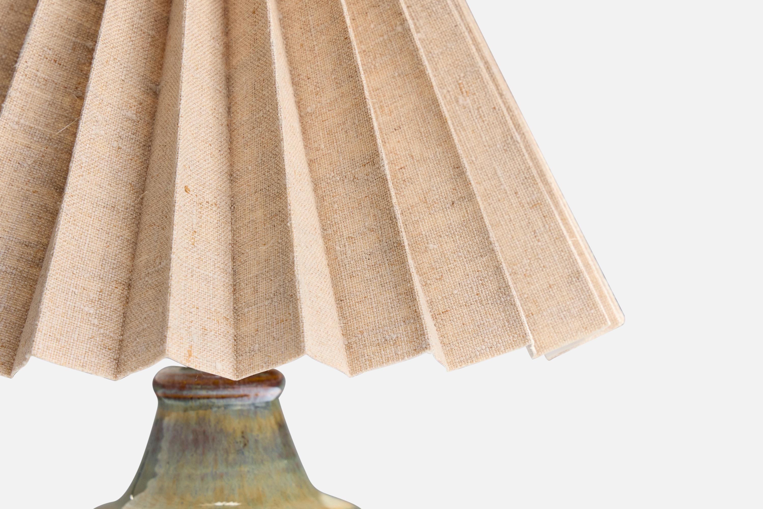 Søholm Stentøj, Table Lamp, Stoneware, Fabric, Denmark, 1960s In Good Condition For Sale In High Point, NC