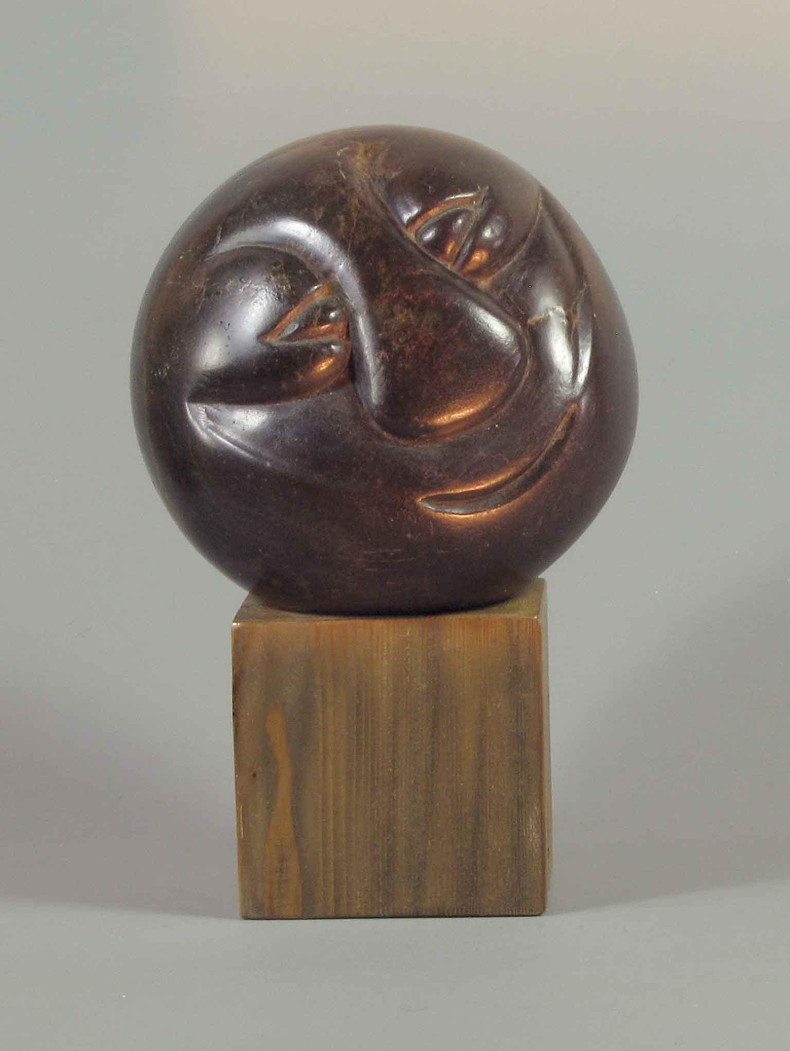 Shona-Kopf-Skulptur geschnitzter Stein Kumberai Mapanda (1940-)  CIRCA 1970  (Moderne) im Angebot