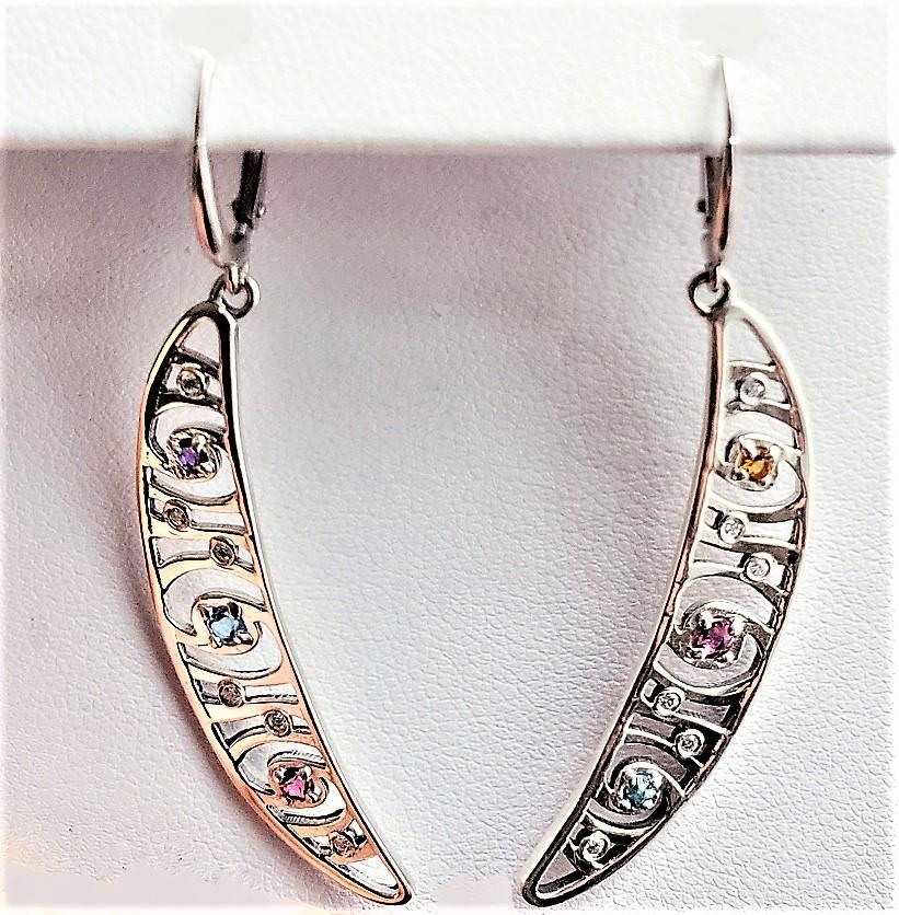 Shooting Star Dangle Earrings in 14 Karat with Diamonds In New Condition For Sale In Carlisle, MA