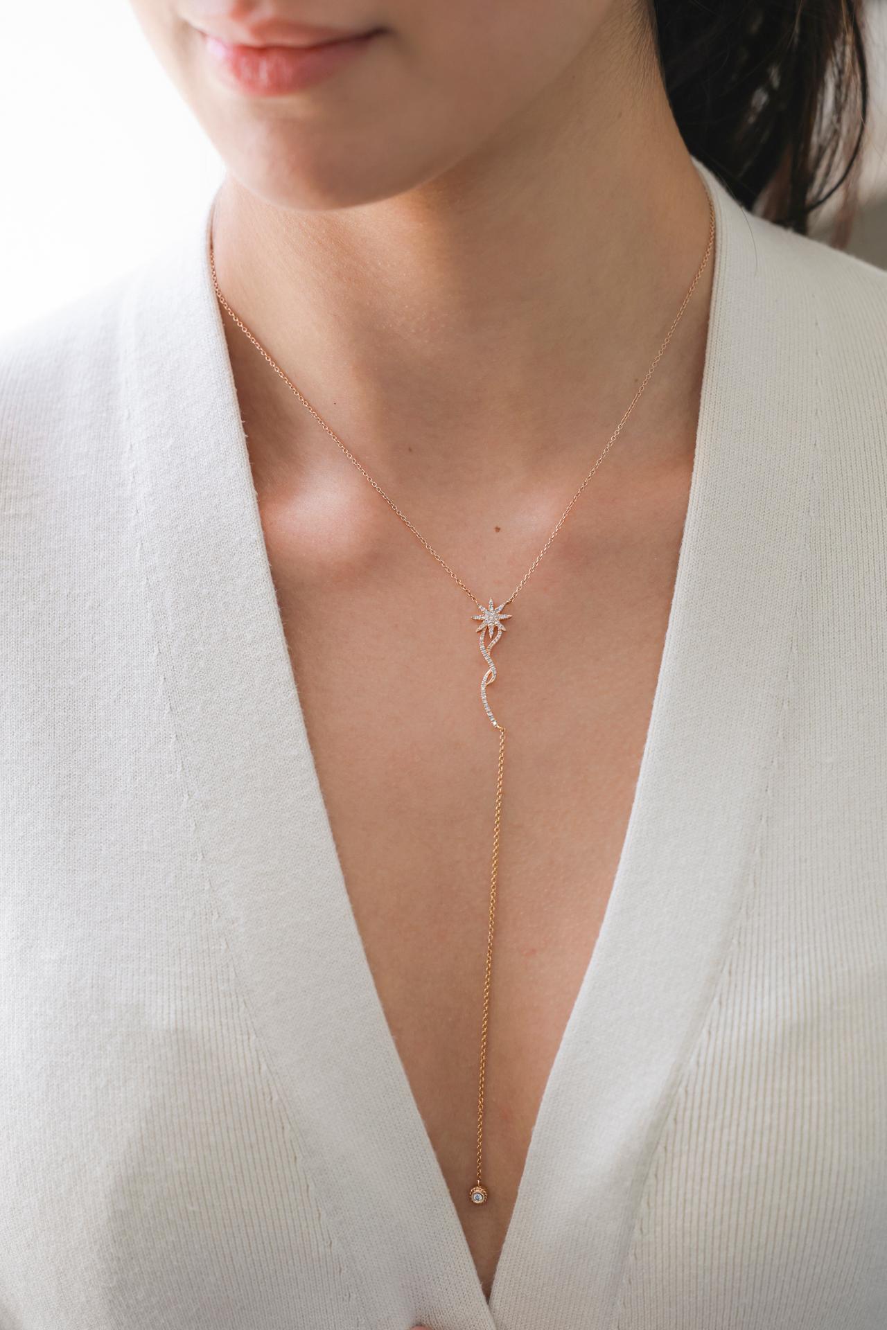 Collier étoile de chasse 0,24 carat Pour femmes en vente