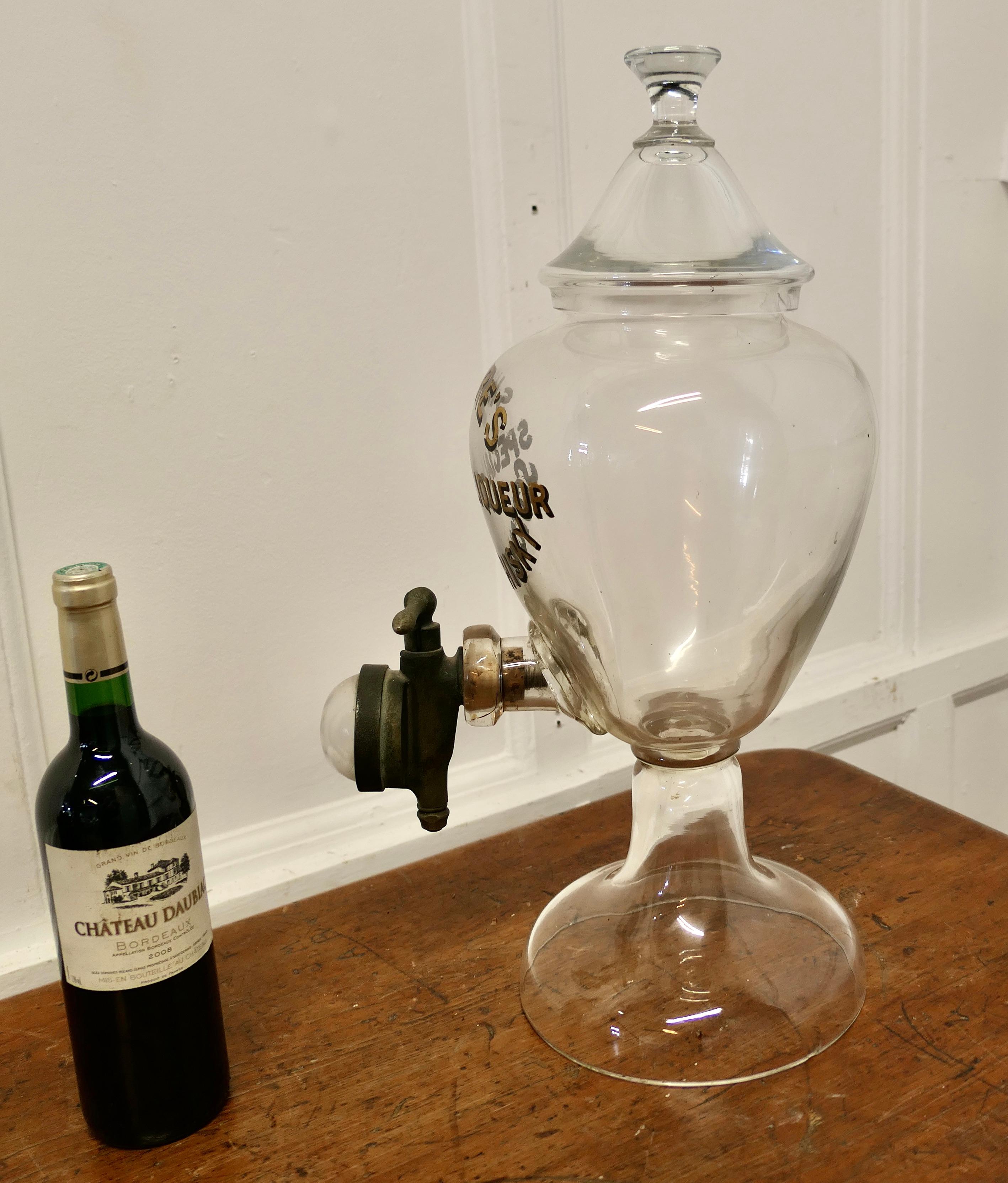 Shore’s Special Liqueur Scotch Whiskey Dispenser Samovar    In Good Condition For Sale In Chillerton, Isle of Wight