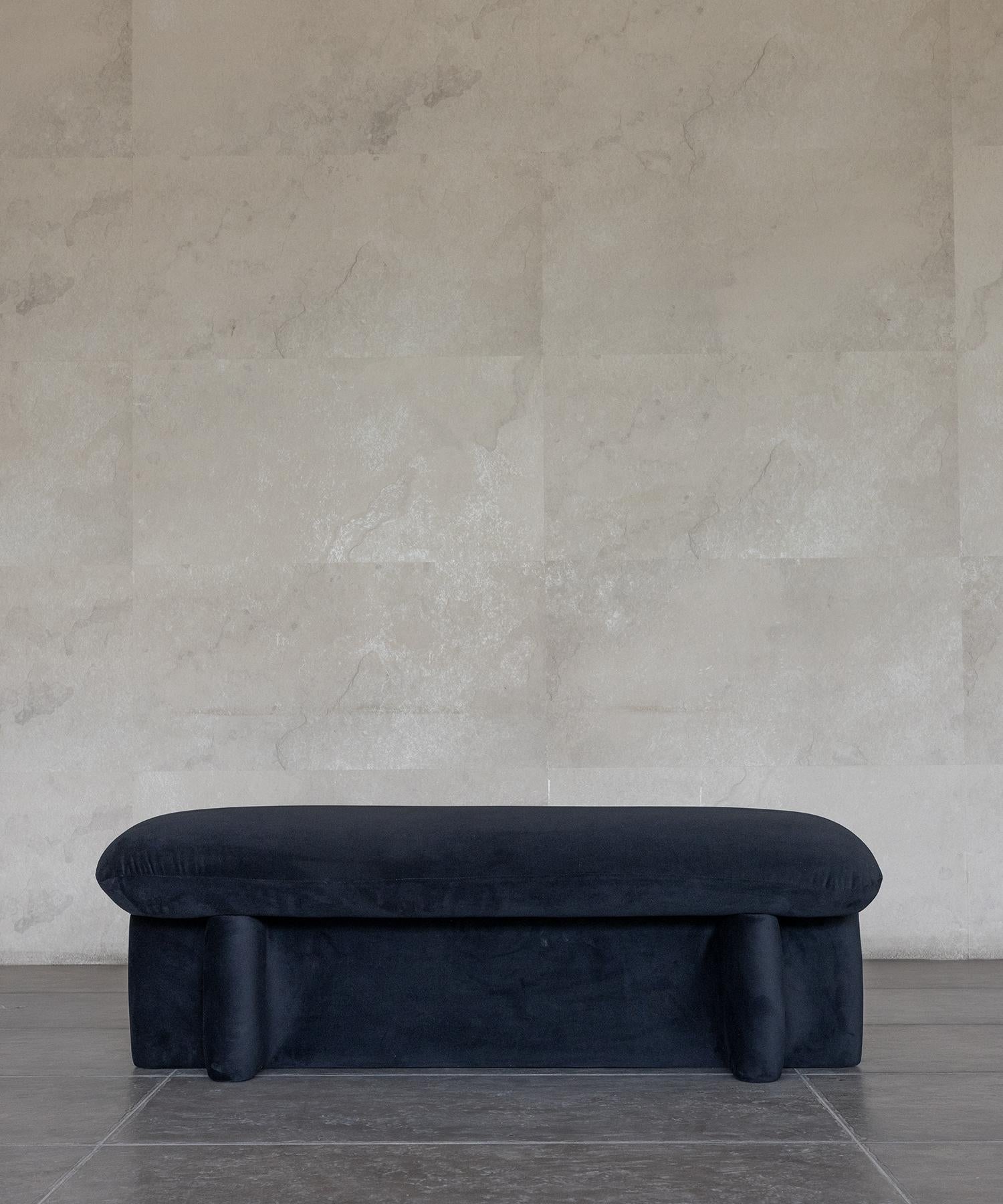 Moderne BANC DE DIN SHORN - Velours noir mat par SHO MODERN en vente