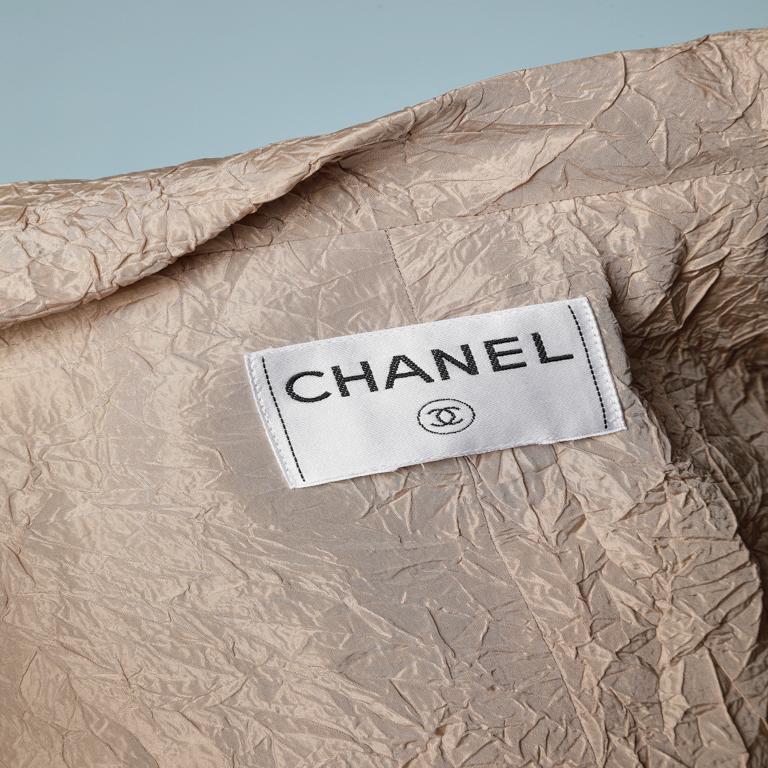 Women's Short beige wrinkled jacket with pockets Chanel  For Sale