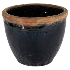 Jarrón corto de terracota esmaltada en negro