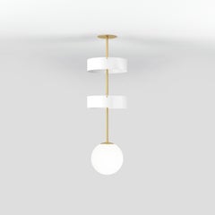 Lampe suspendue à cercles courts et globe par Atelier Areti