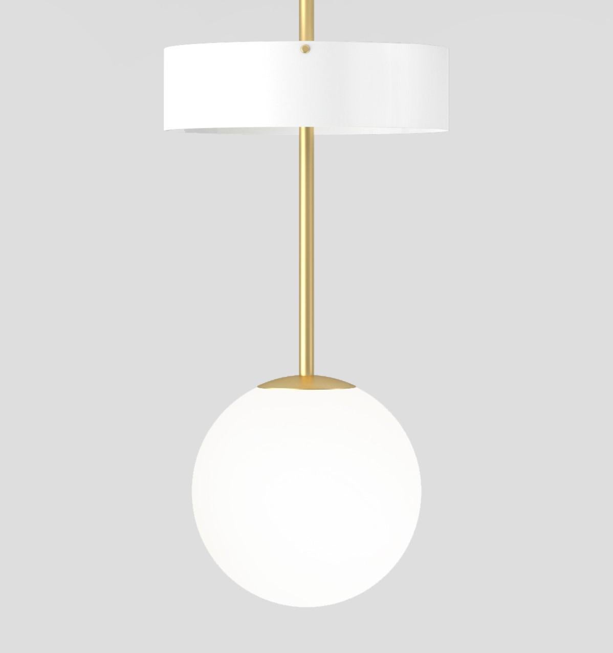 Postmoderno Lampada a sospensione a forma di cerchio corto e globo di Atelier Ati in vendita