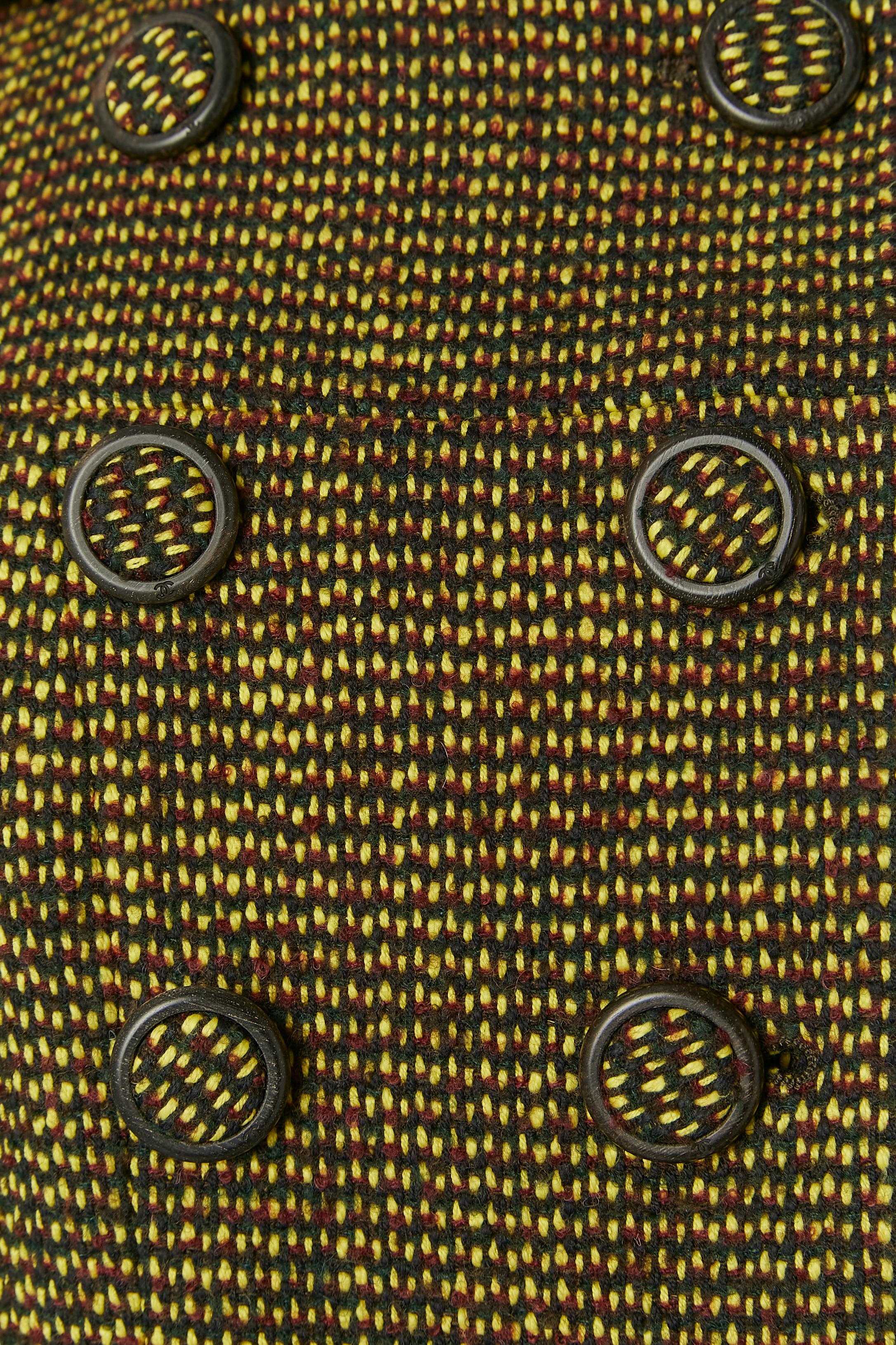 Chaqueta corta cruzada de tweed CHANEL Negro