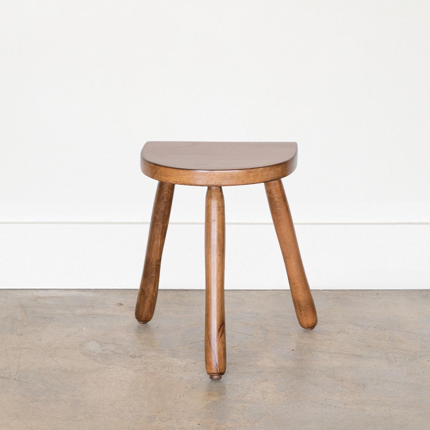 Short French Wood Tripod Stool In Good Condition For Sale In Los Angeles, CA