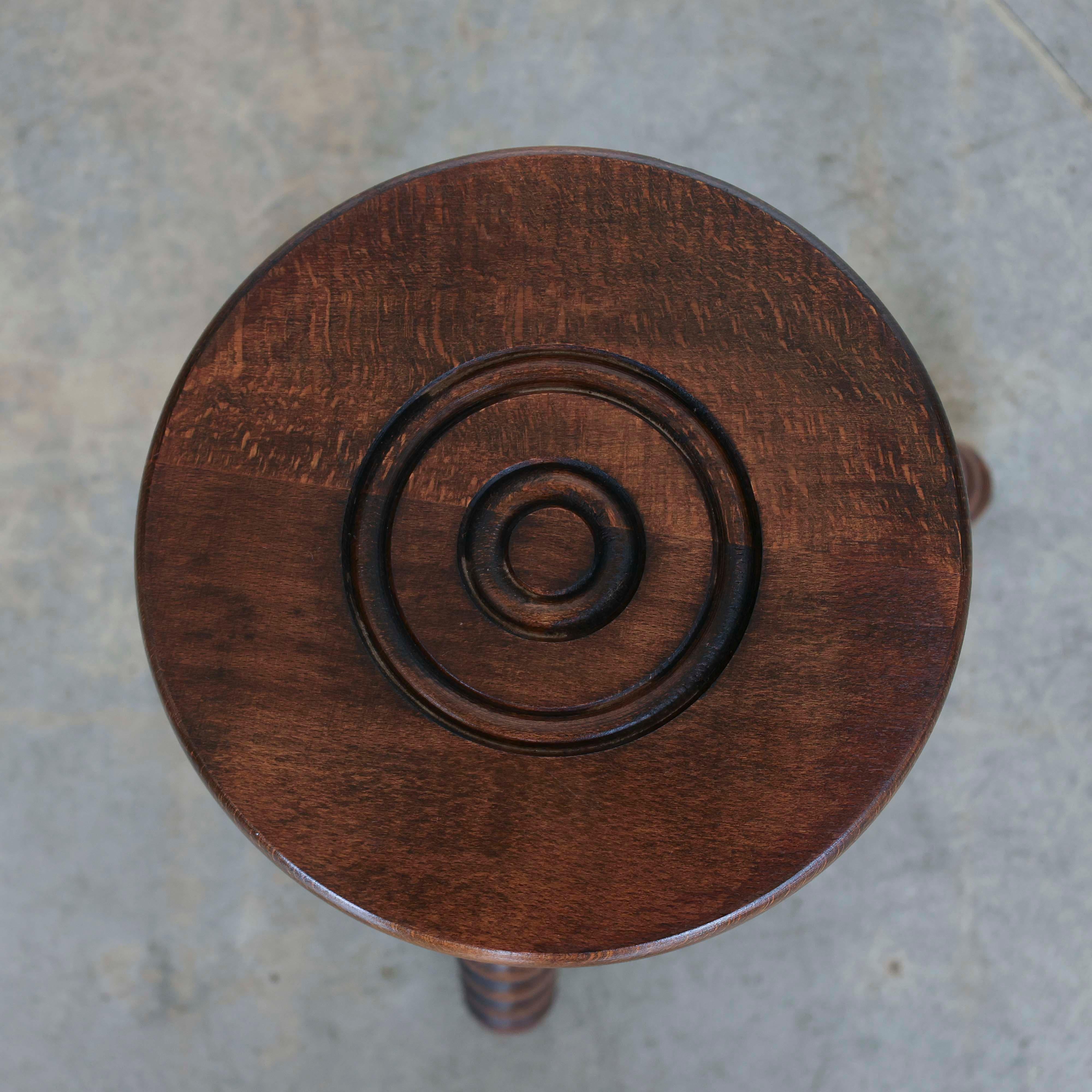 XX secolo Sgabello francese corto a treppiede in Wood