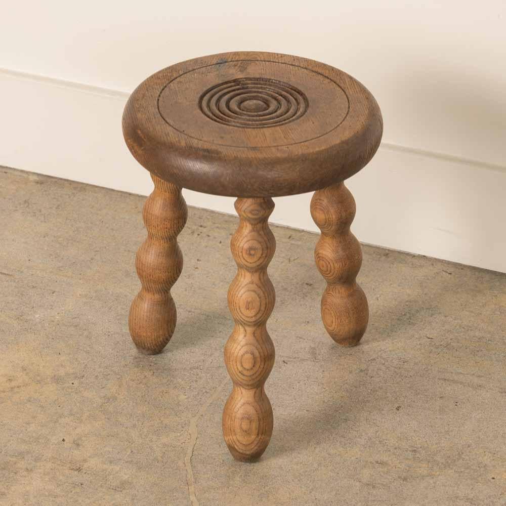 Legno Sgabello francese corto a treppiede in Wood in vendita