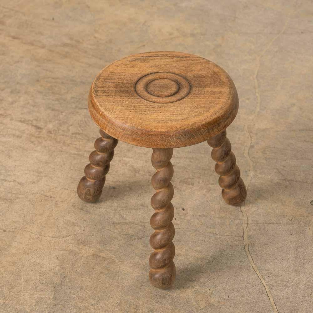 Legno Sgabello francese corto a treppiede in Wood in vendita