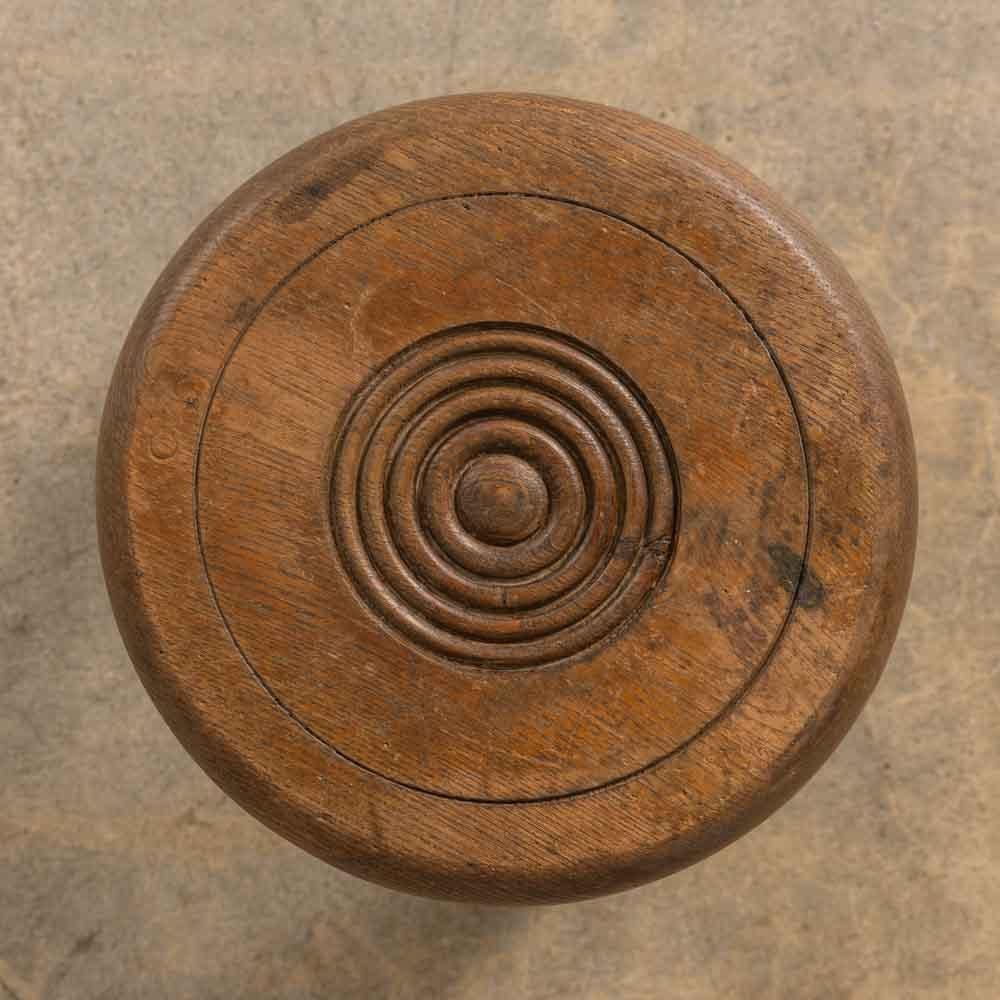 Sgabello francese corto a treppiede in Wood in vendita 1
