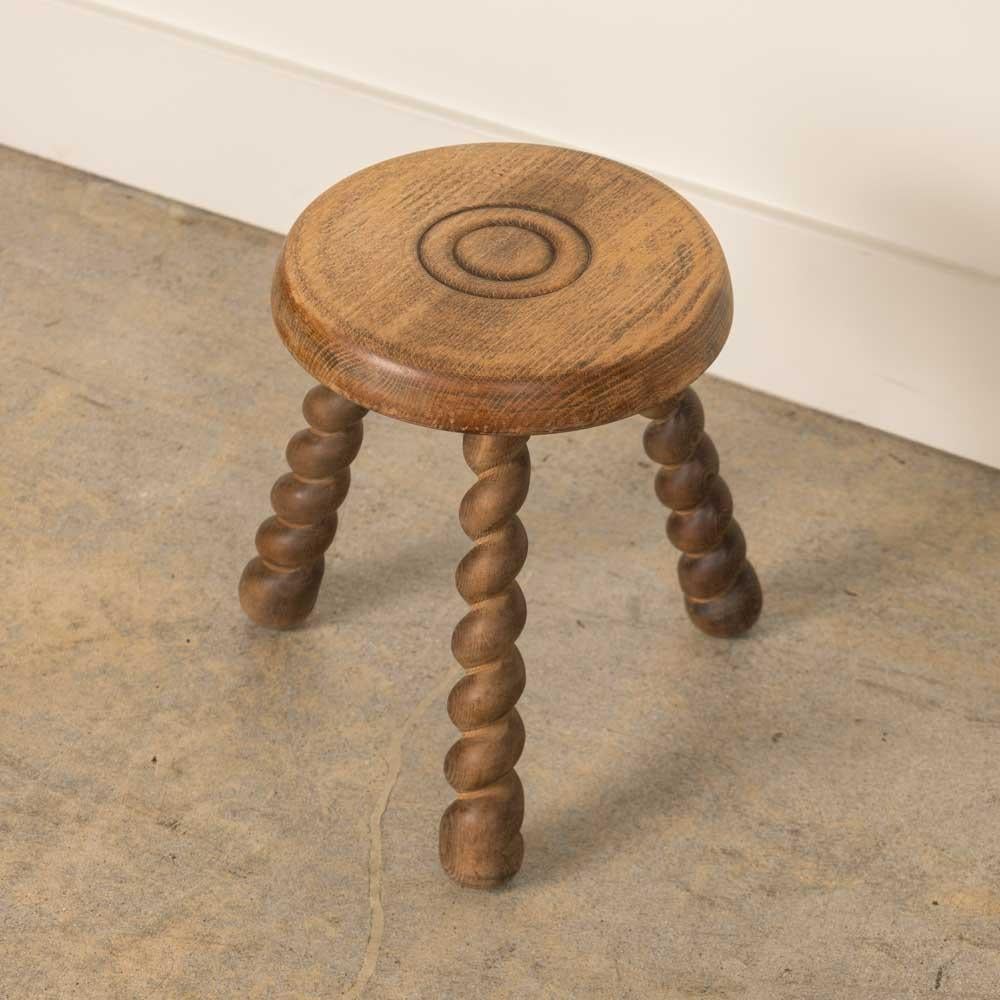 Sgabello francese corto a treppiede in Wood in vendita 1