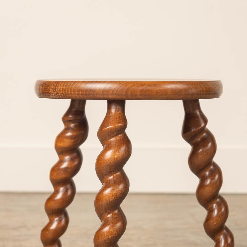 Sgabello francese corto a treppiede in Wood in vendita 3