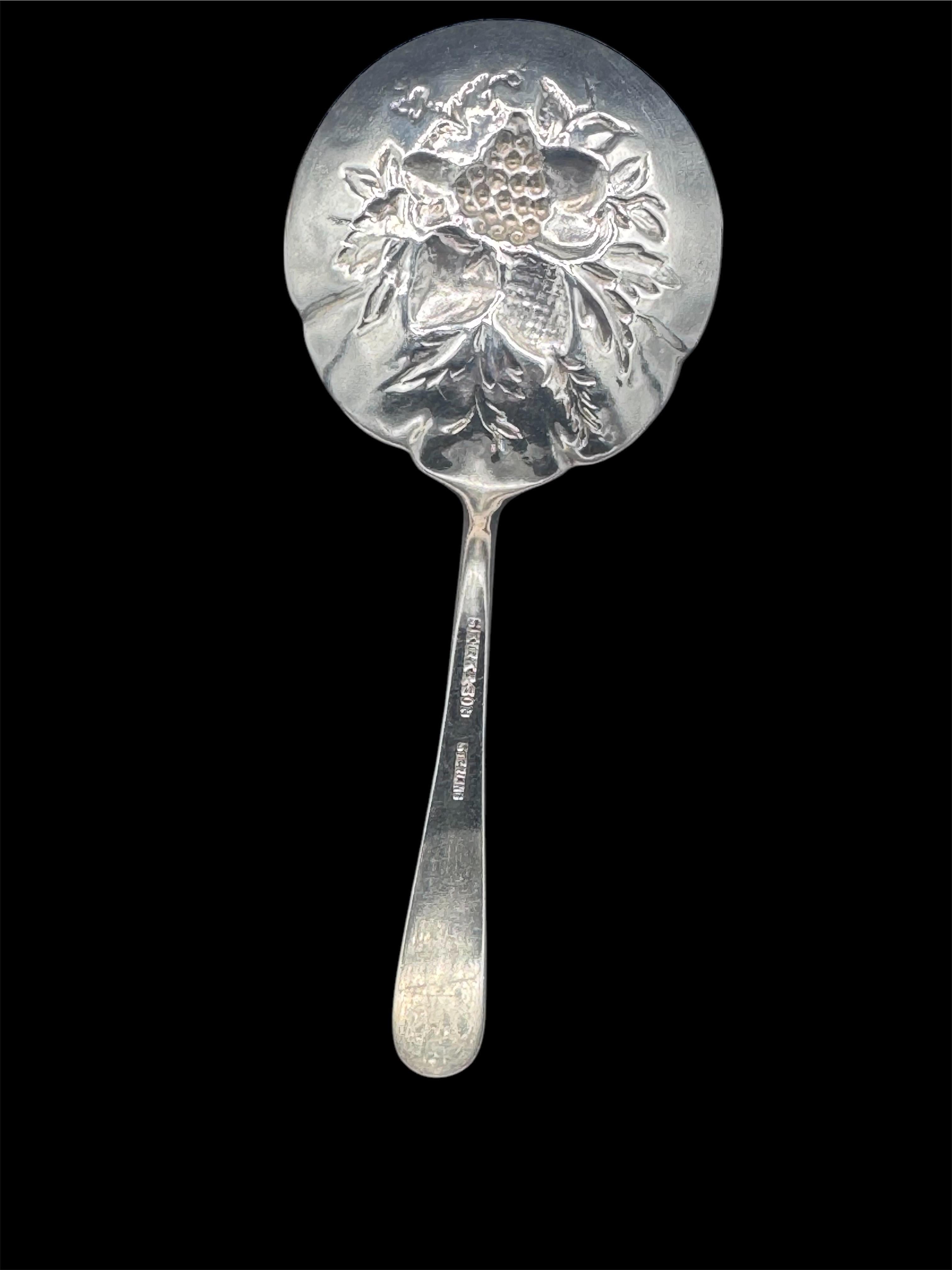 Cuchara de gelatina con mango corto de plata de ley repulida, 1930, S. Kirk & Son clásico estadounidense en venta