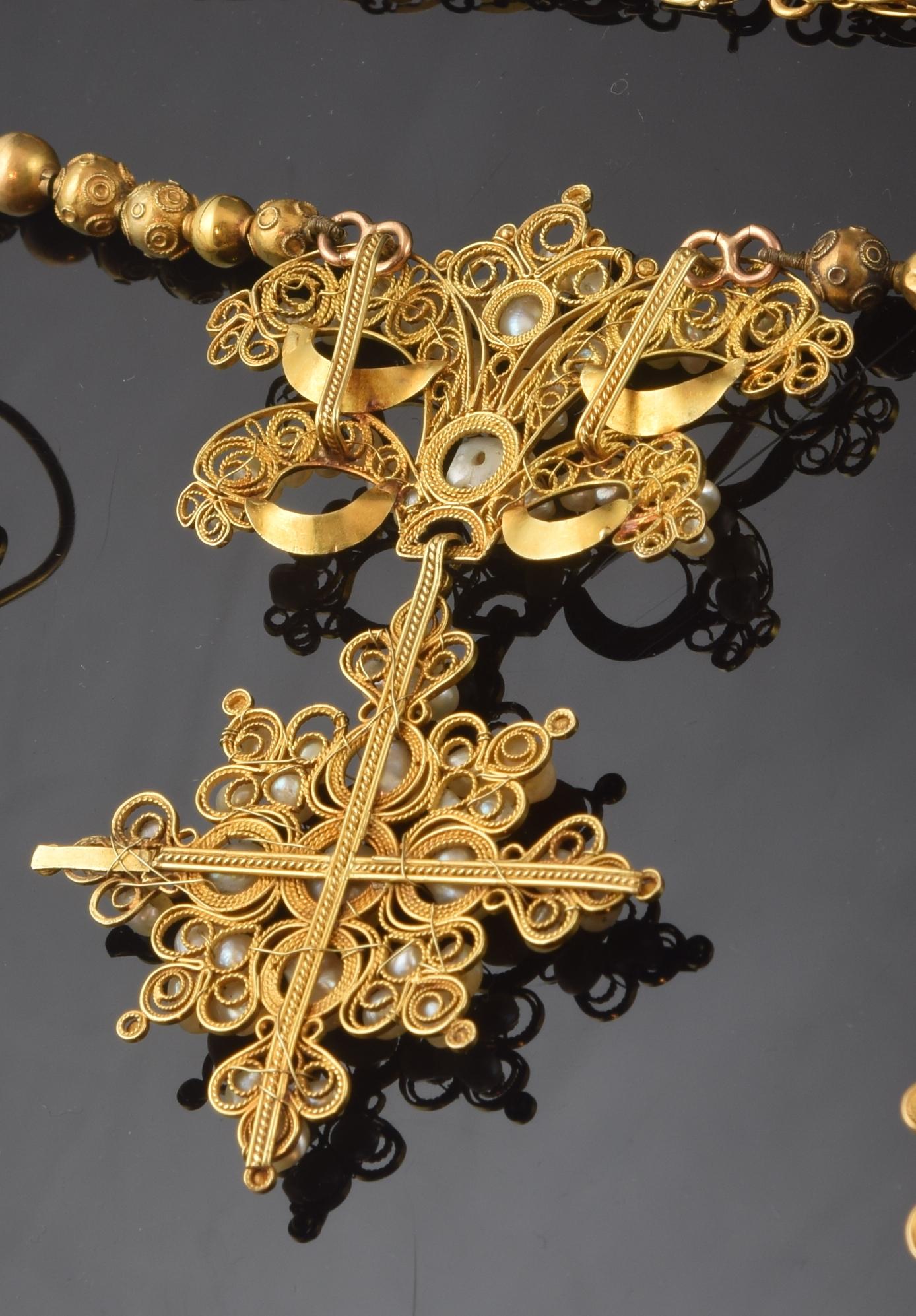 Other Short Necklace 'choker', Gold, Pearls, circa Late 19th Century