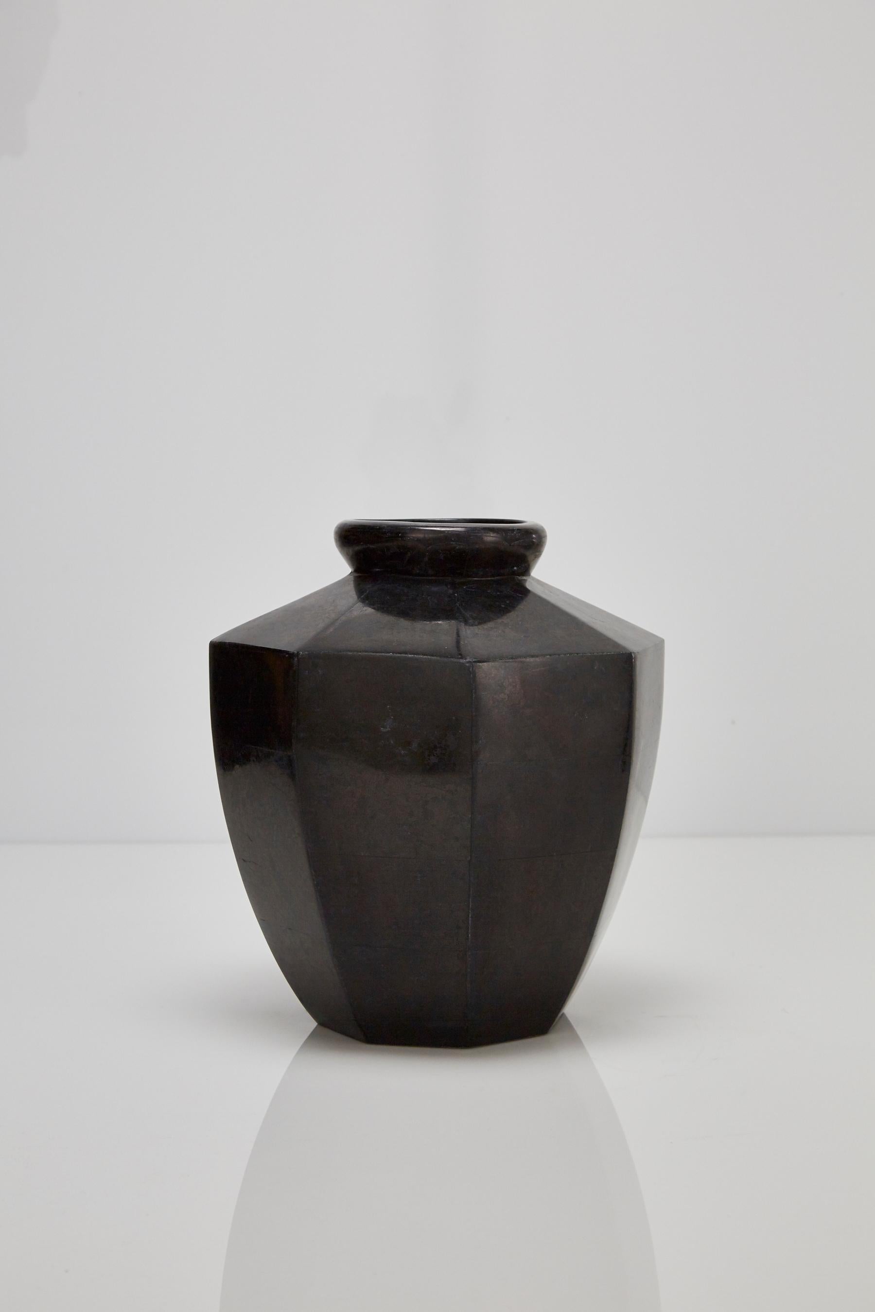 Post-Modern Short Octagonal Vase in Tessellated Black Stone, 1990s For Sale