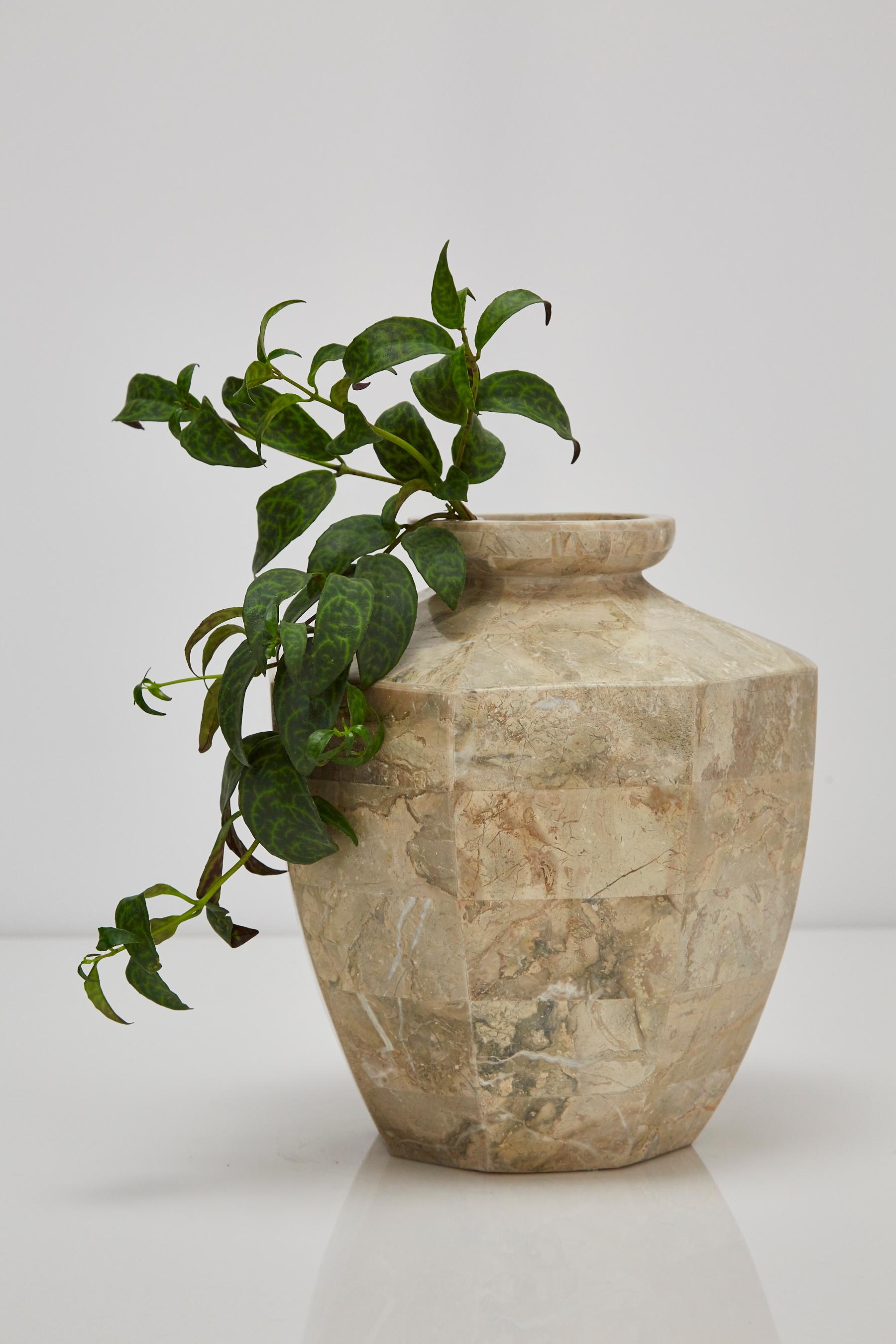 Short Octagonal Vase in Tessellated Cantor Stone, 1990s In Excellent Condition For Sale In Los Angeles, CA
