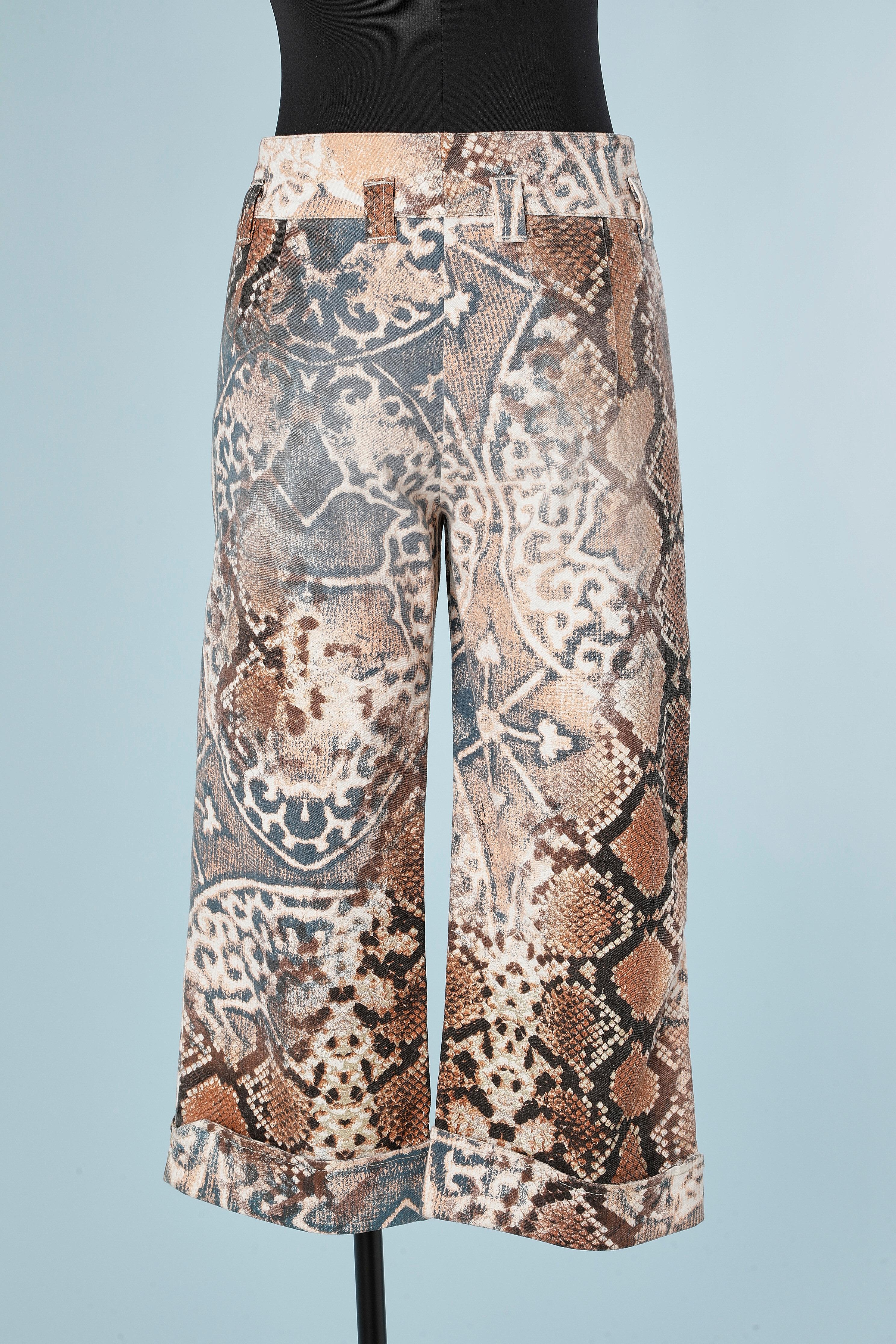 Short pant with abstract and python printed Just Cavalli  In Excellent Condition For Sale In Saint-Ouen-Sur-Seine, FR