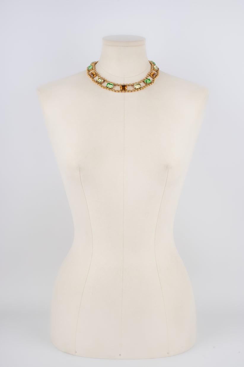 Donna Collana corta di strass in metallo dorato in vendita