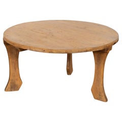 Table ronde surélevée, Hongrie, circa 1900