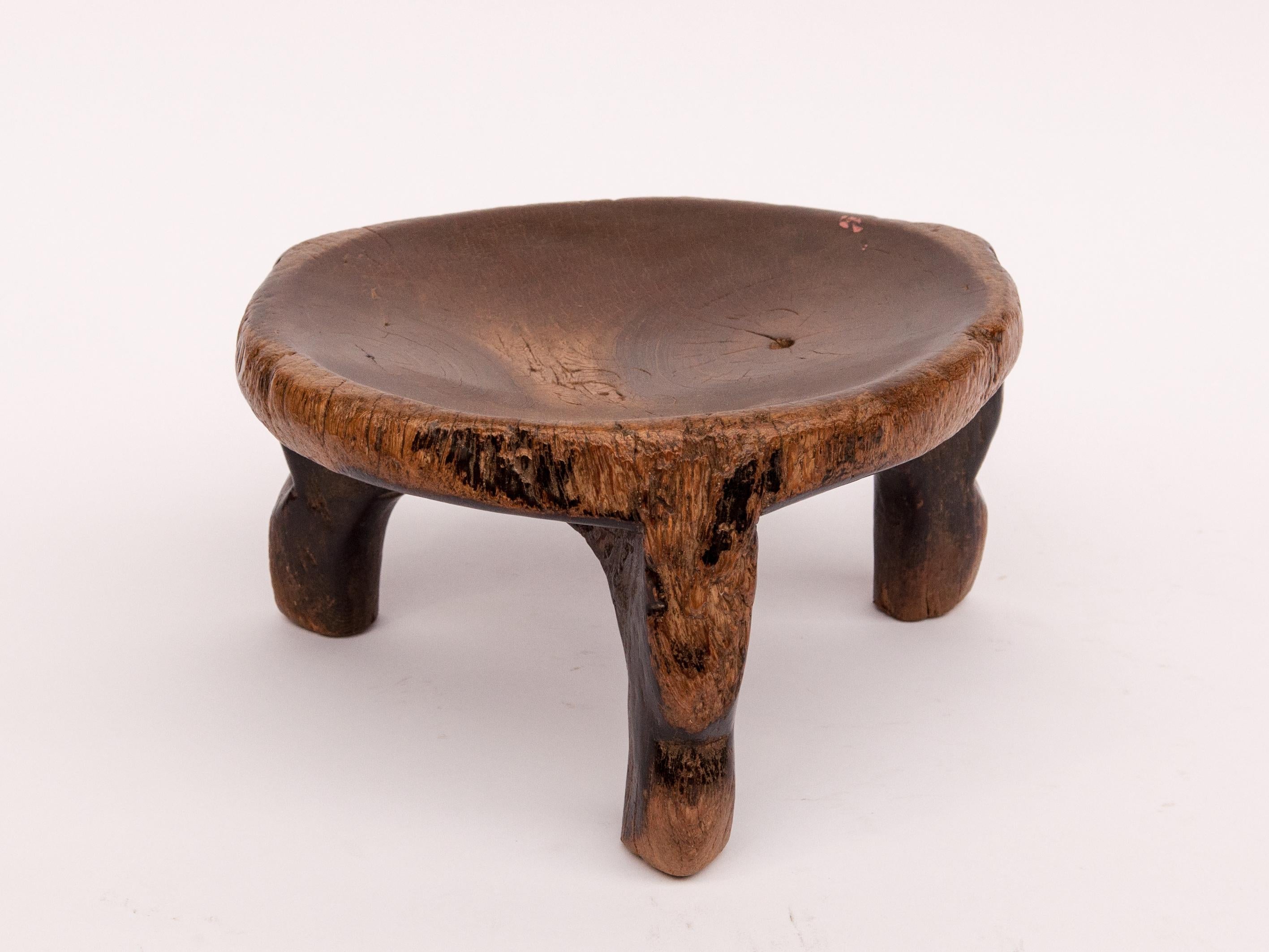 Short Tribal Wooden Stool from Tanzania, Mid-20th Century In Good Condition In Point Richmond, CA