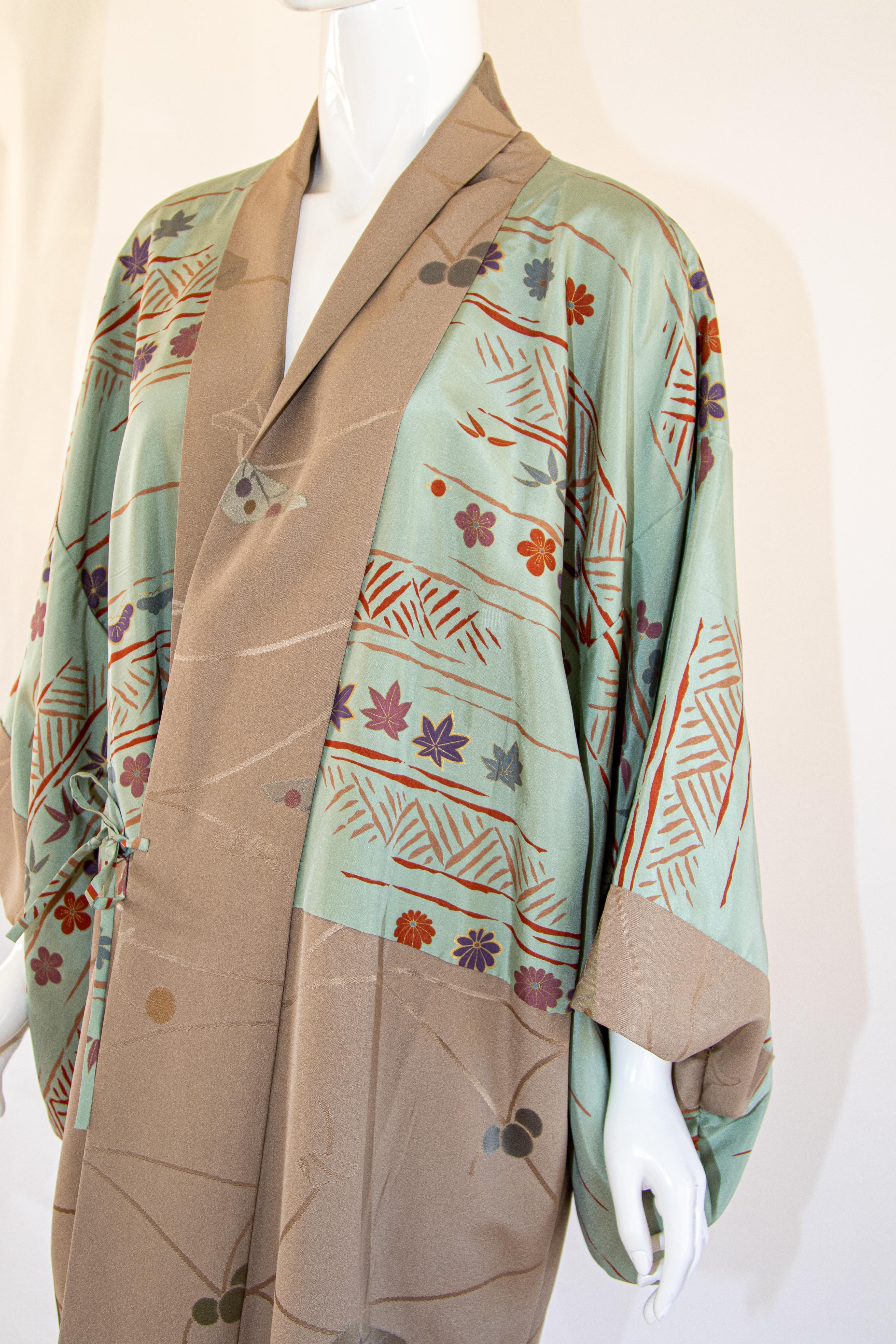 Short Vintage Japanese Kimono Silk Shibori Reversible Jacket In Good Condition In North Hollywood, CA
