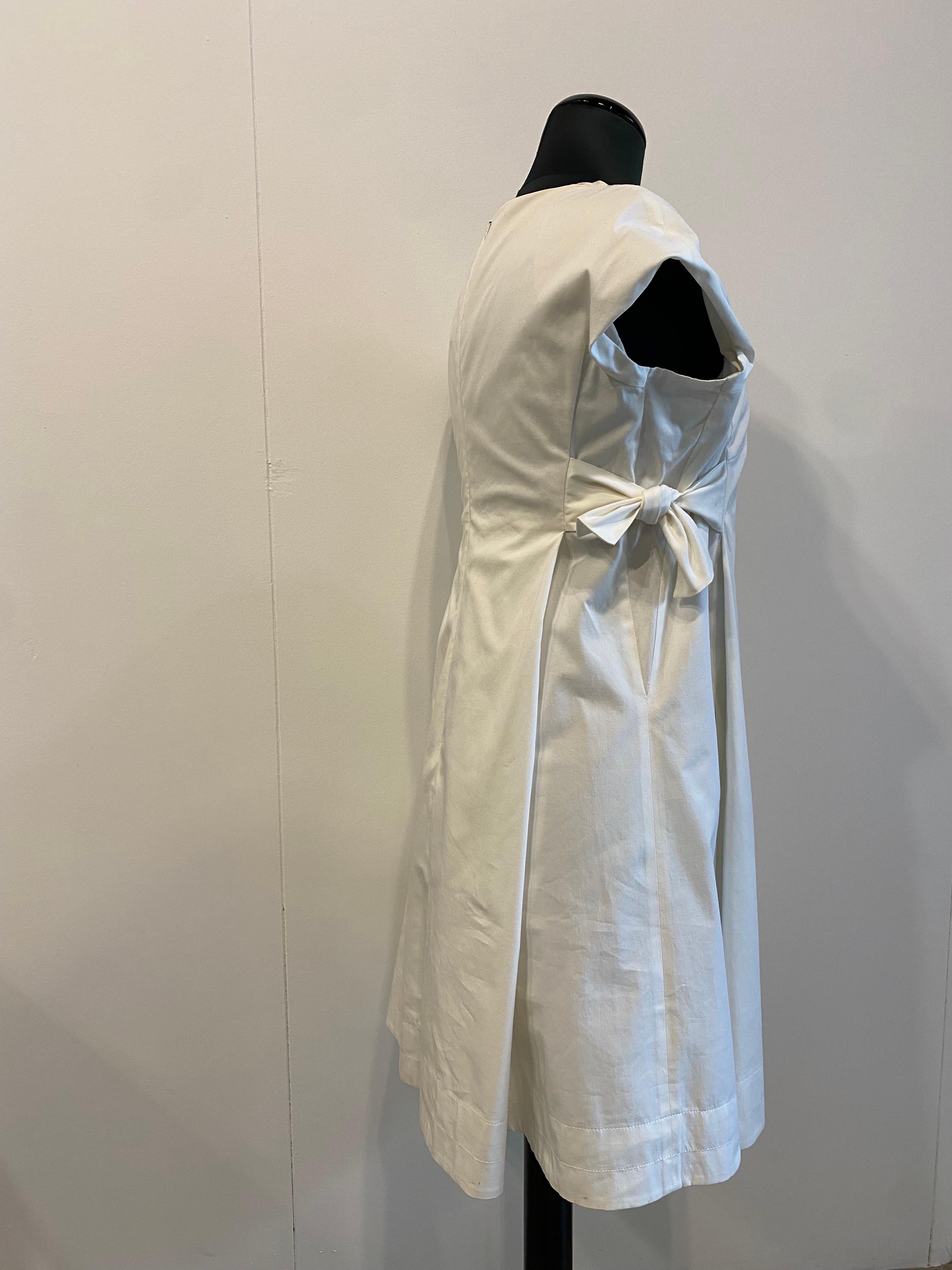 Kurzes weißes Valentino-Kleid in Weiß  im Angebot 1