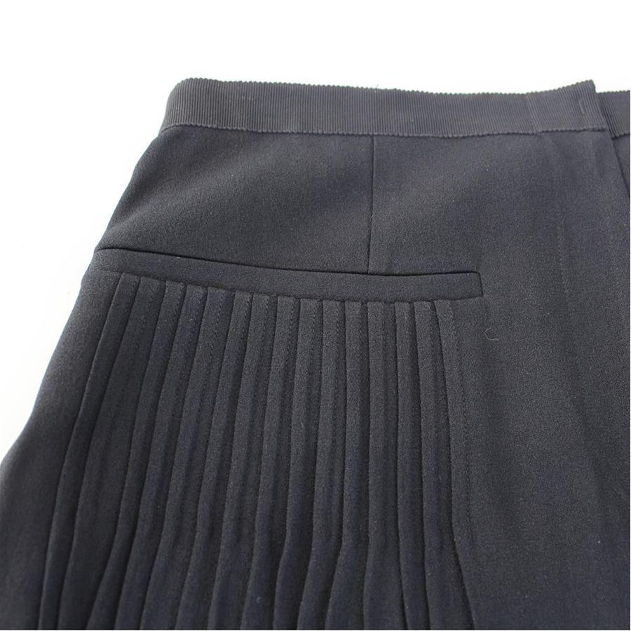 Acetate (57%) Viscose Black color Total lenght cm 45 (17.71 inches) Waist cm 35 (13.77 inches)

