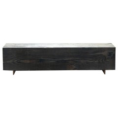 Banc de 4 pieds en bois de pin Corten Steel de Shou Sugi Ban par Alabama Sawyer