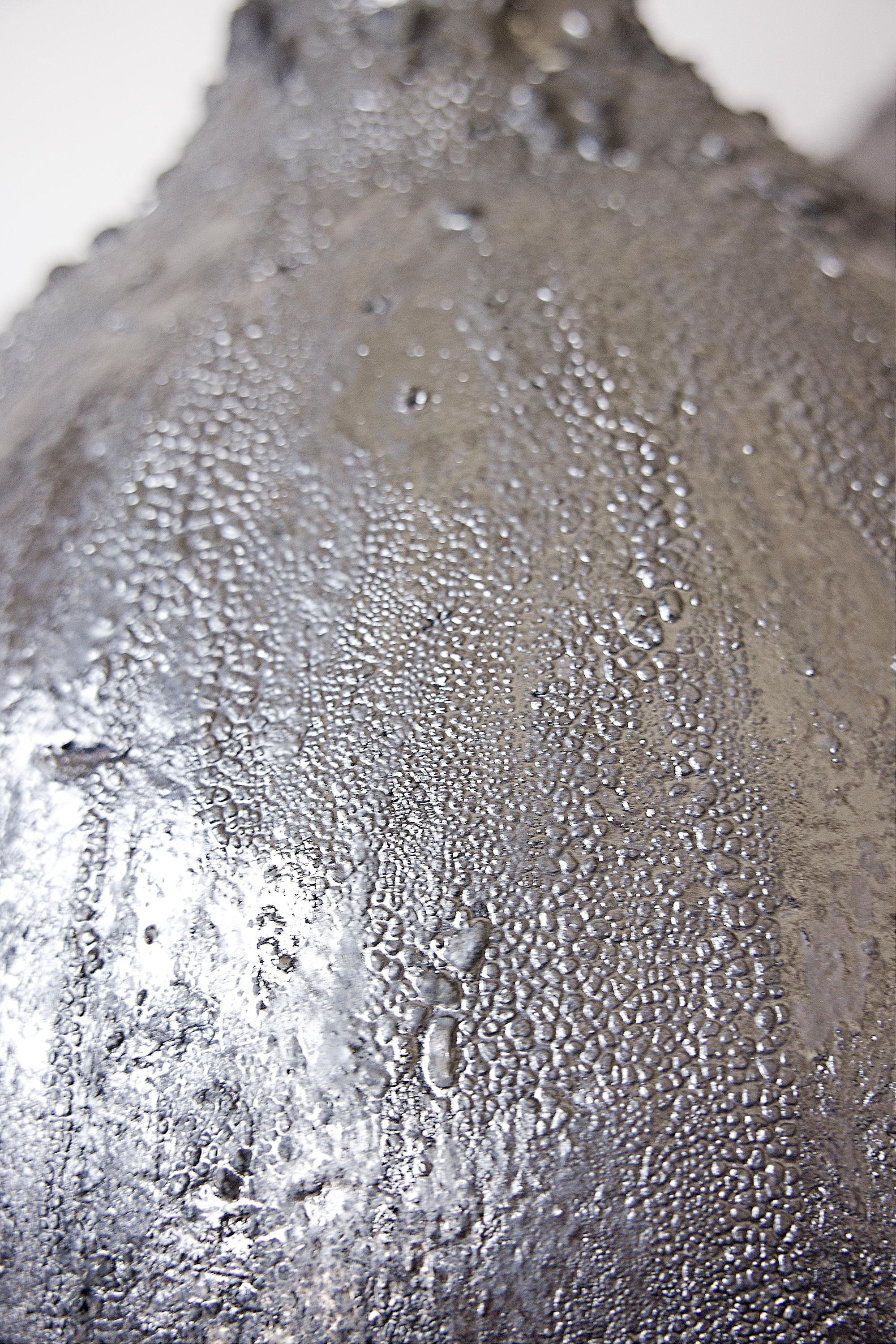 XXI secolo e contemporaneo Vasi metallici Shou Sugi Ban Moon in vendita