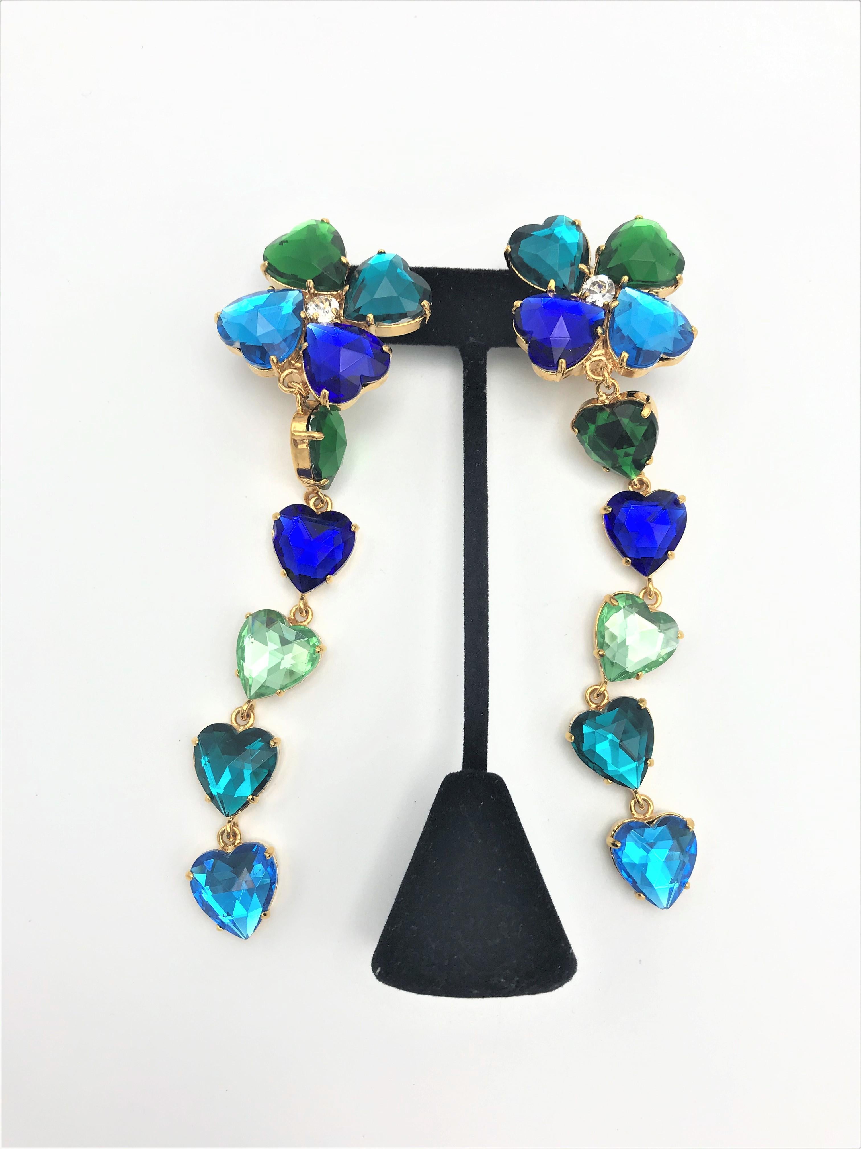 Shoulder-cluster Yves St. Laurent heart ear clips rhinestones many colors 2000s  In Excellent Condition In Stuttgart, DE