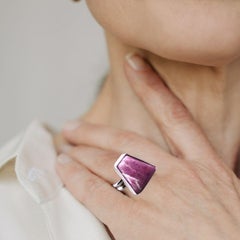Show Off Your Style with This Contemporary Magenta Gemstone Ring