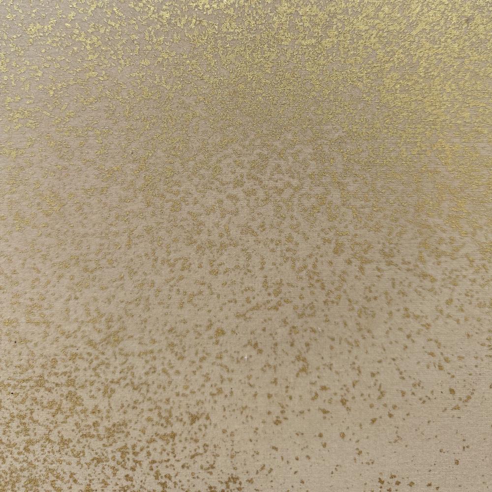 Dieser exquisite zweiteilige Paravent aus der Showa-Zeit zeigt eine üppige Darstellung von Malven in leuchtenden Farben vor einem luxuriösen goldenen Hintergrund. Die Malvenblume, im Japanischen als 