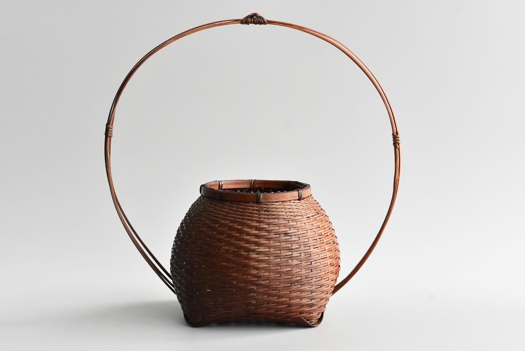 Japanese Showa Period in Japan, Small Bamboo Basket / Old Antique Flower Basket /Folk Art